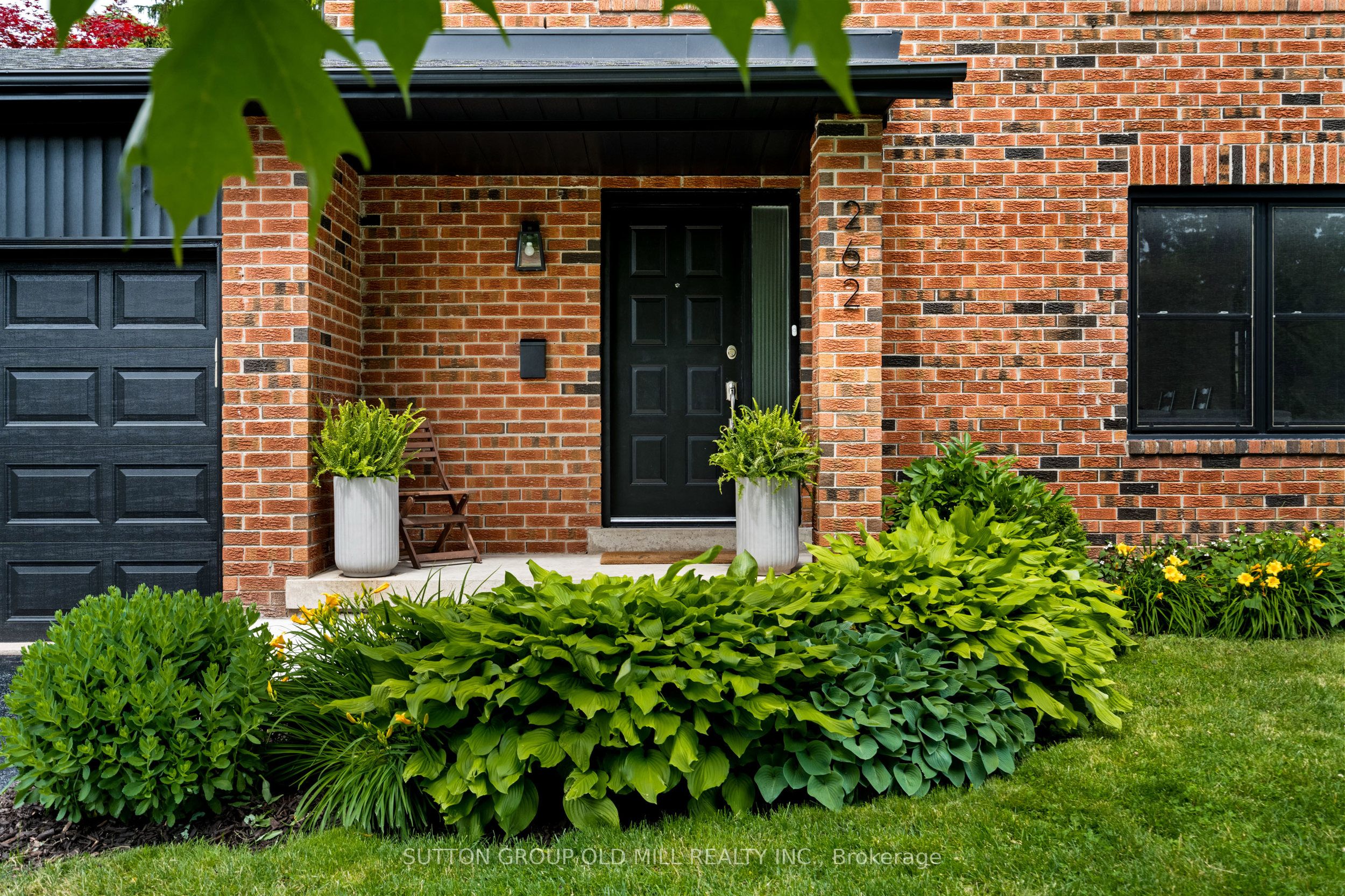 262 Chalmers Street, Oakville, ON L6L 6A7 photo 2