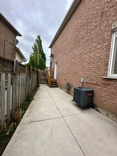 156 Twin Pines Crescent Bsmt, Brampton, ON L7A 1N2 photo 5