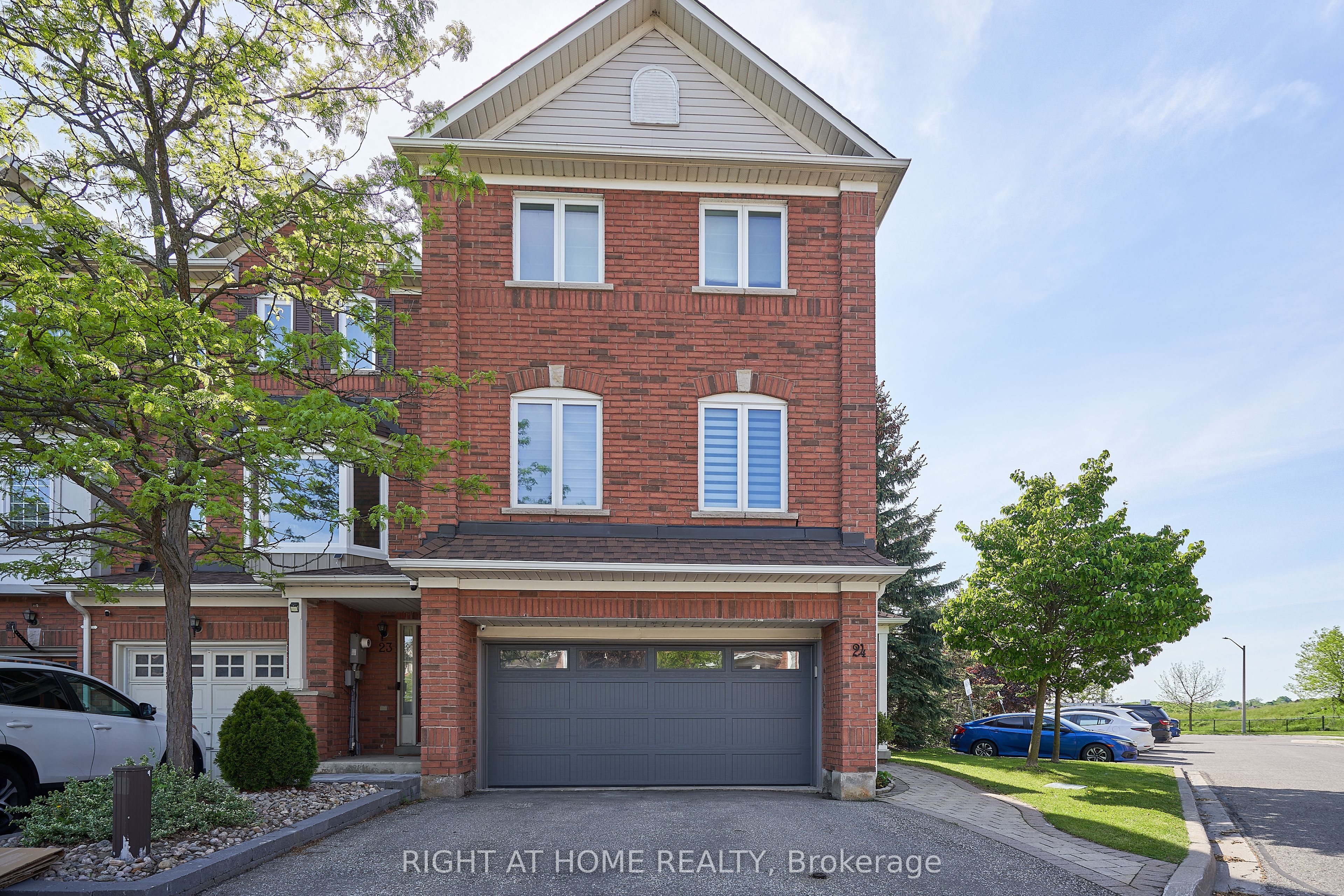 271 RICHVALE Drive S 24, Brampton, ON L6Z 4W7