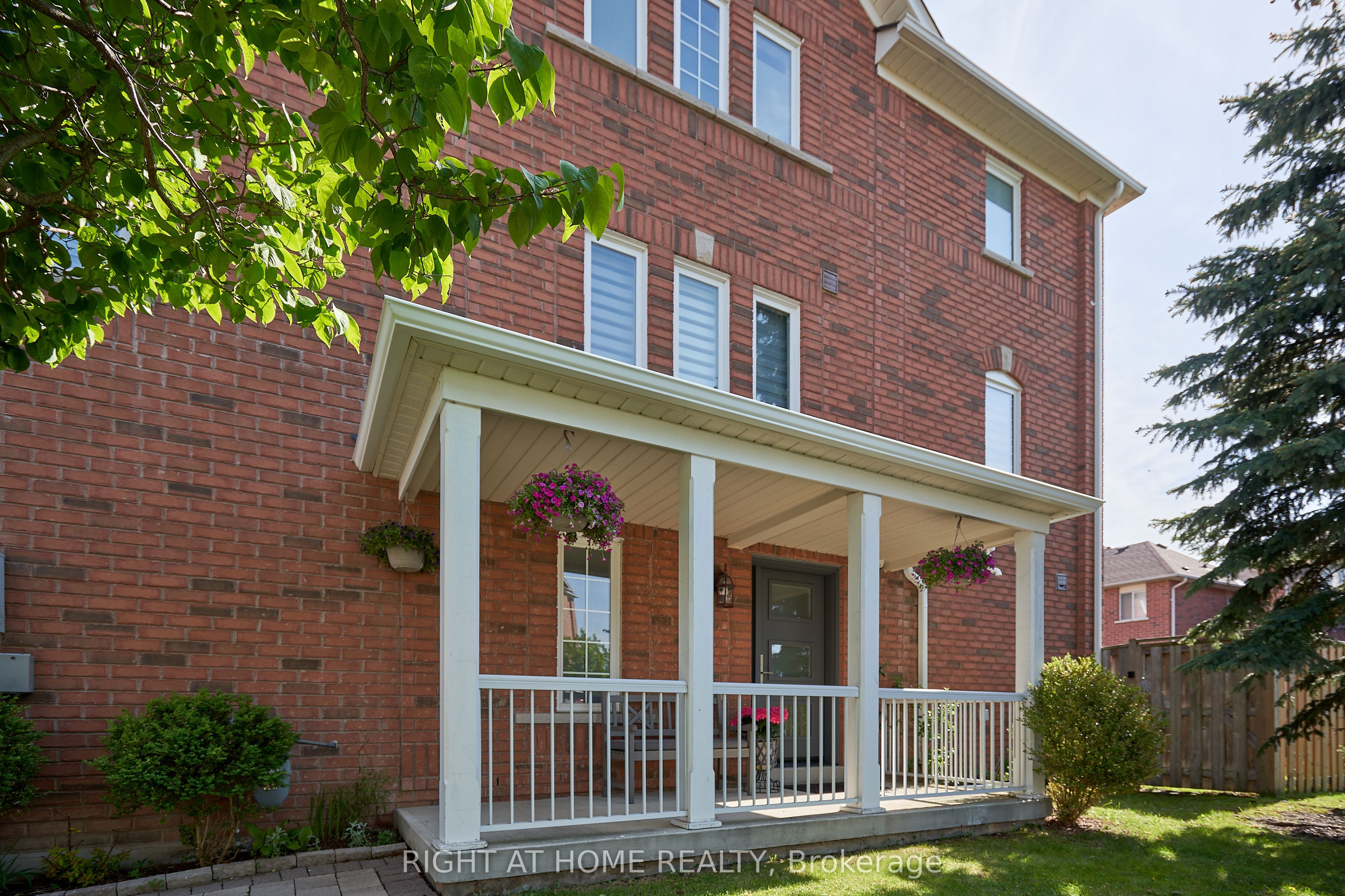 271 RICHVALE Drive S 24, Brampton, ON L6Z 4W7 photo 2