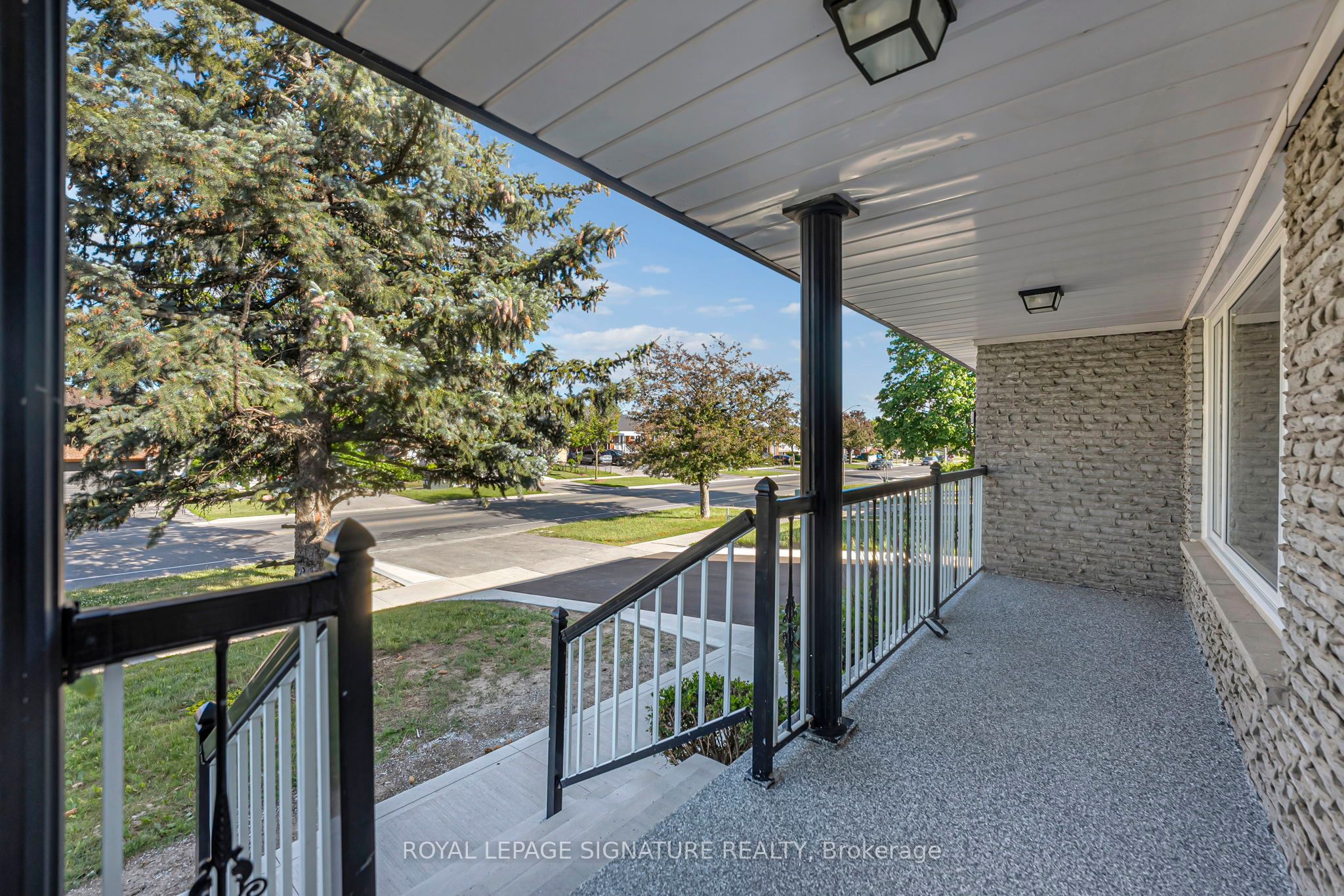 3263 Morning Star Drive, Mississauga, ON L4T 1X6 photo 3