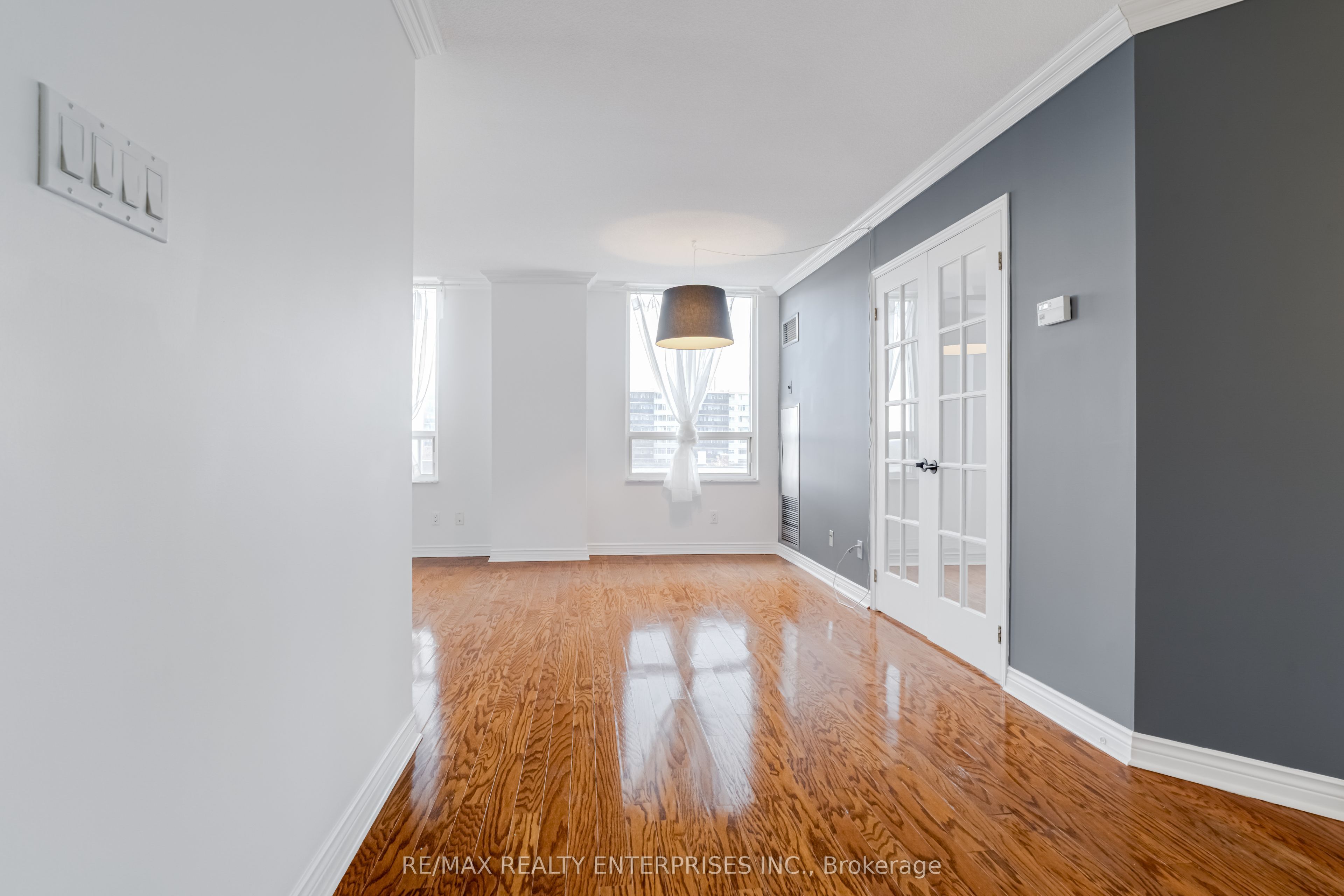 2285 Lake Shore Boulevard W 304, Toronto, ON M8V 3X9 photo 3
