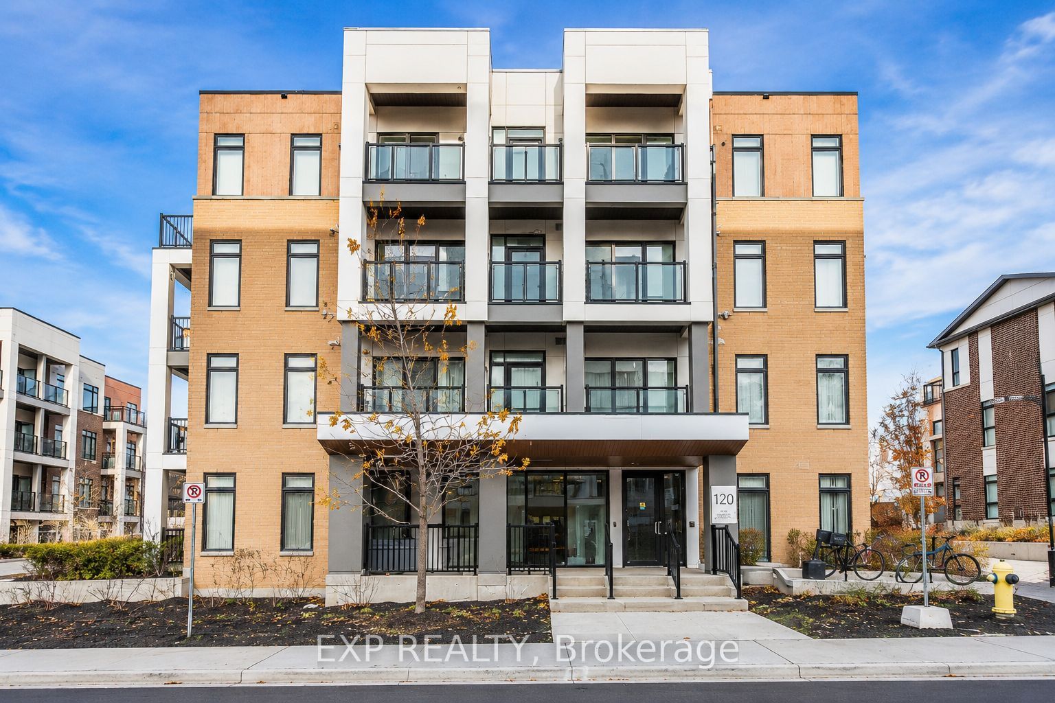 120 Canon Jackson Drive E 310, Toronto, ON M6M 0B8 photo 2