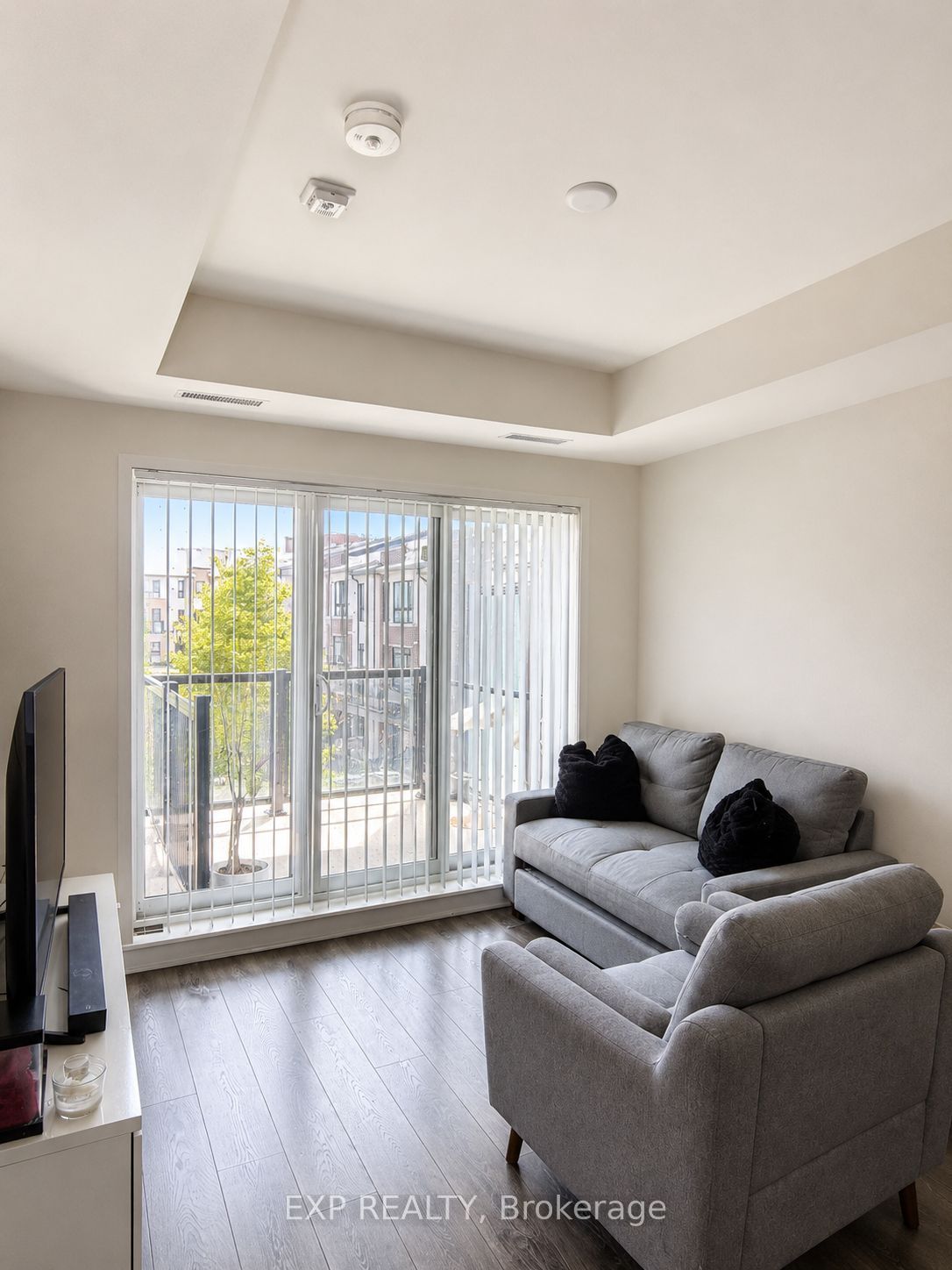 120 Canon Jackson Drive E 310, Toronto, ON M6M 0B8 photo 3