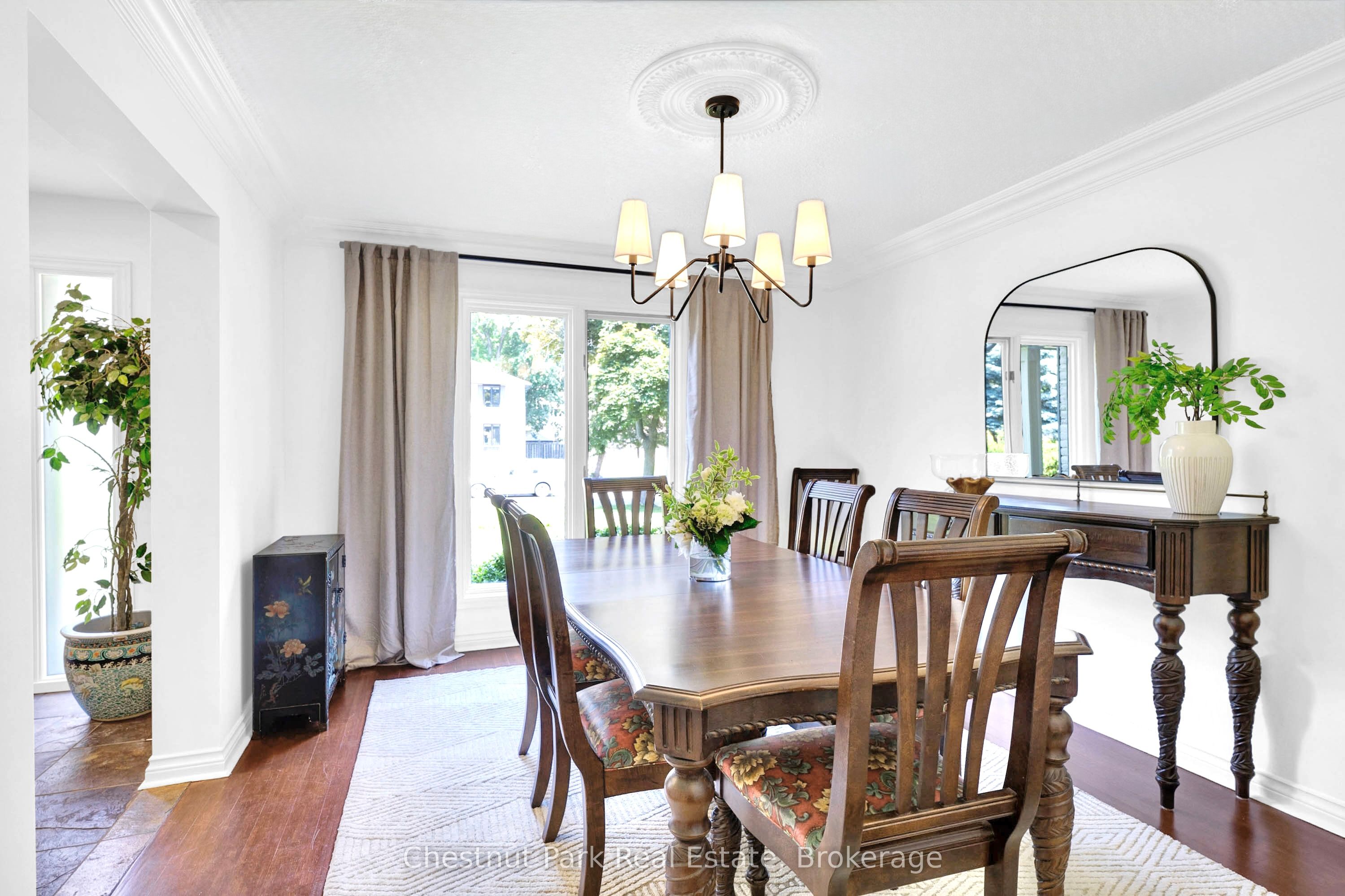 2052 Chippewa Trail, Mississauga, ON L5H 3V7 photo 4