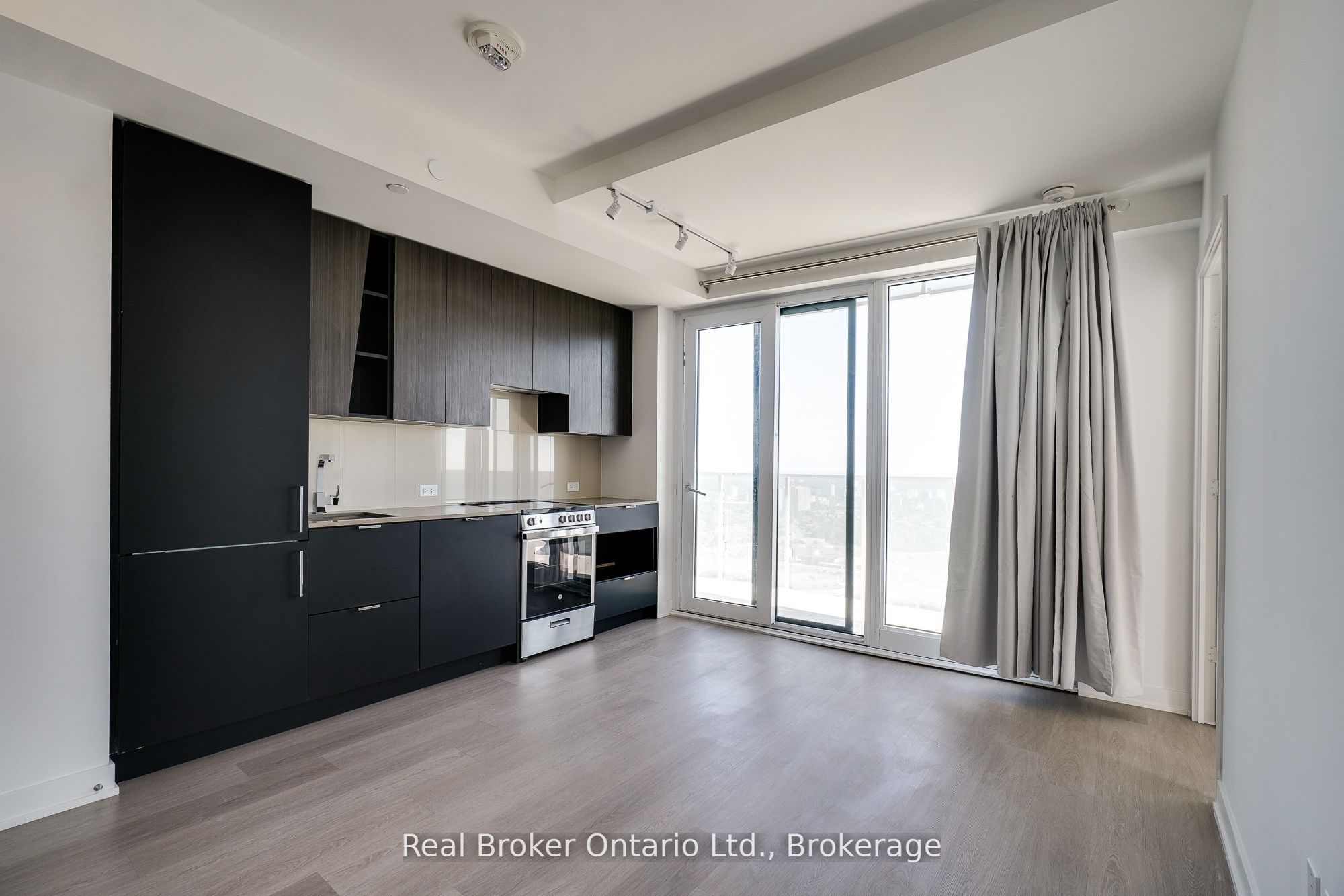 3883 Quartz Road S 3009, Mississauga, ON L5B 0M4 photo 2