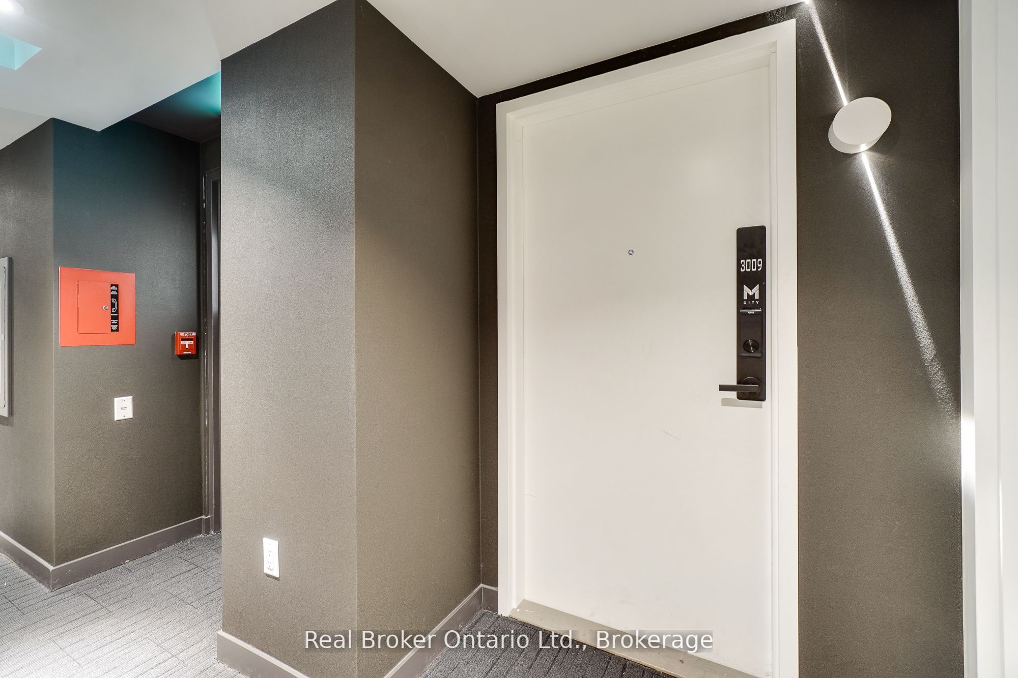 3883 Quartz Road S 3009, Mississauga, ON L5B 0M4 photo 3