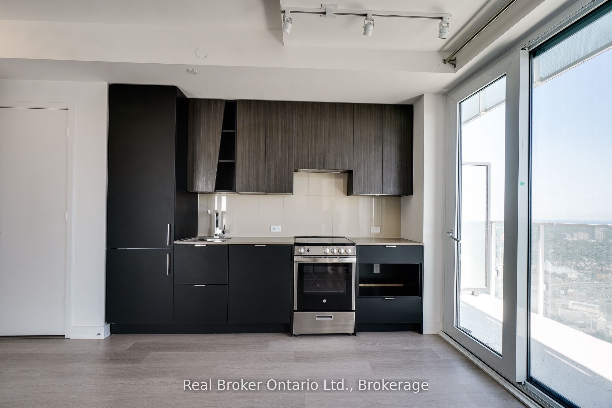 3883 Quartz Road S 3009, Mississauga, ON L5B 0M4 photo 4