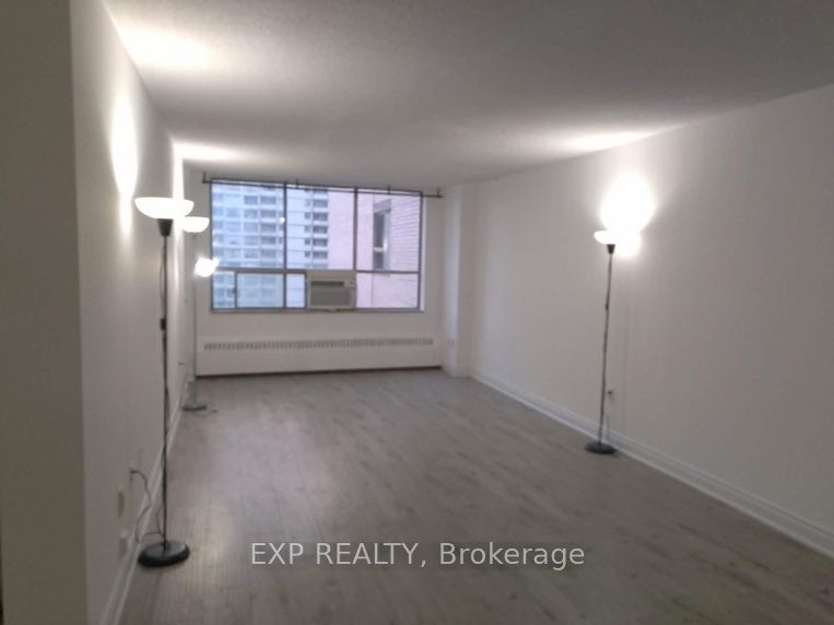 320 Dixon Road 816, Toronto, ON M9R 1S8 photo 4