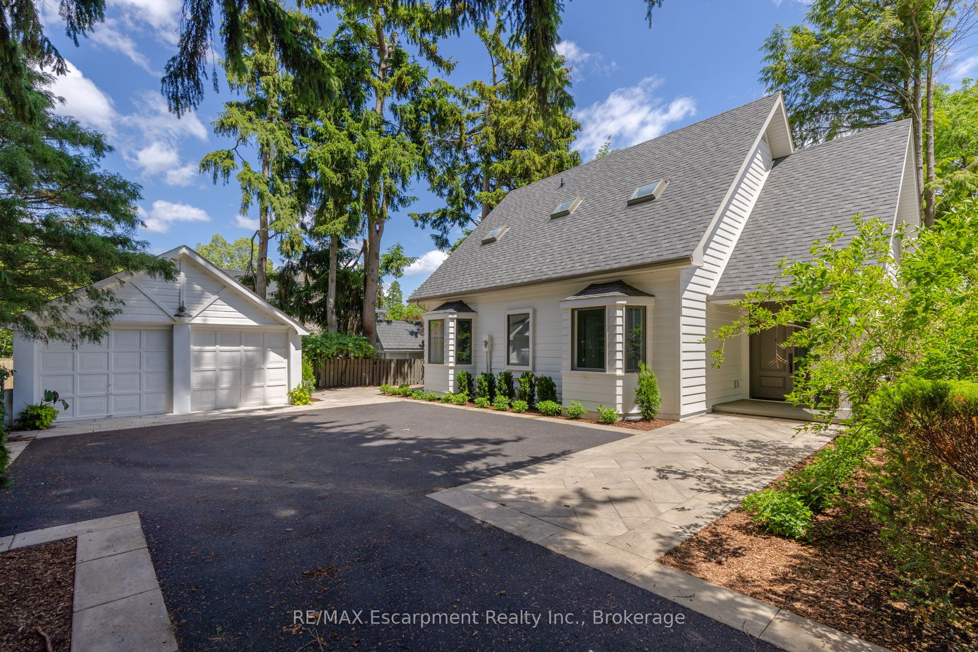 21 Second Street, Oakville, ON L6J 3T1