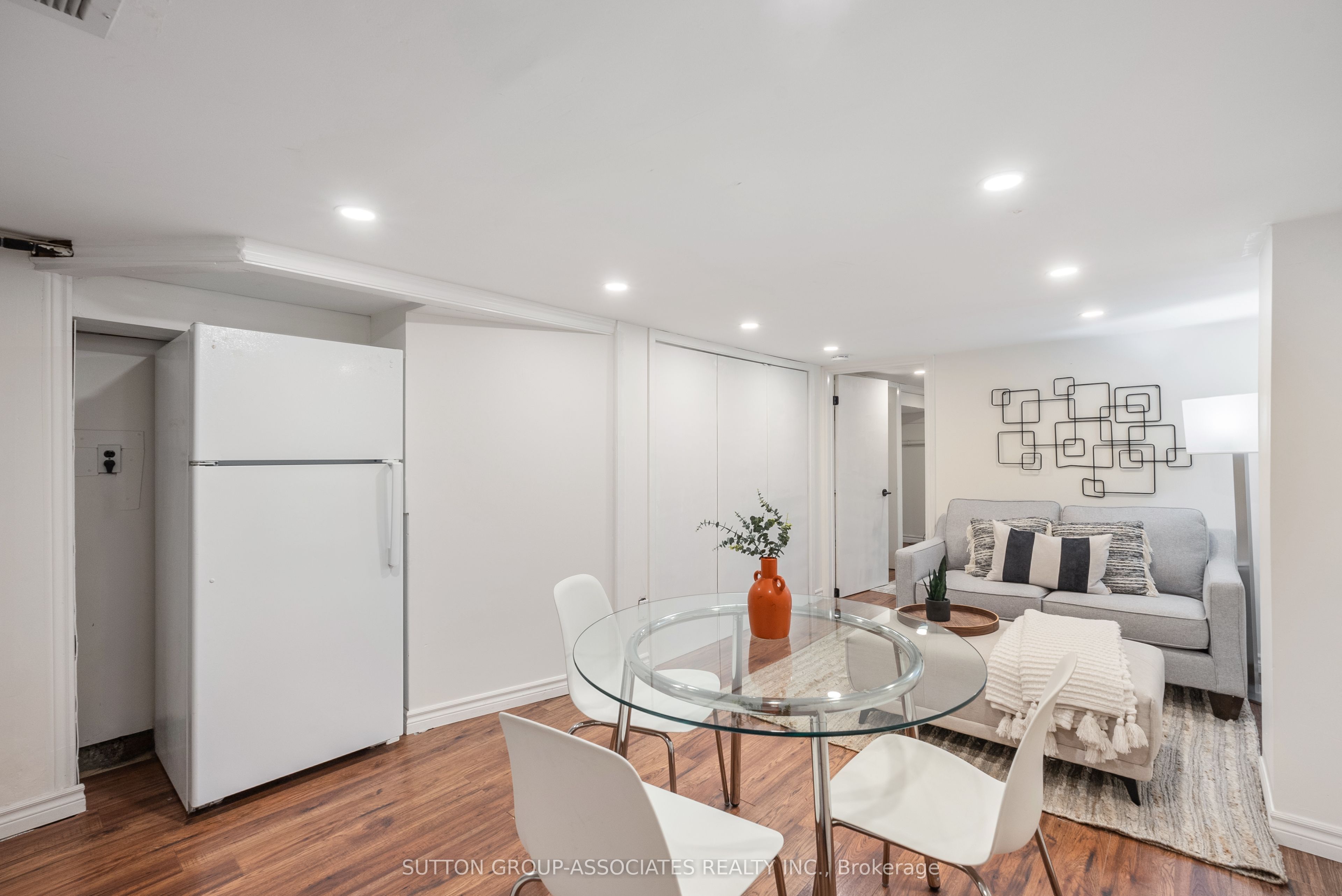 10 Innes Avenue BSMT, Toronto, ON M6E 1M8 photo 4