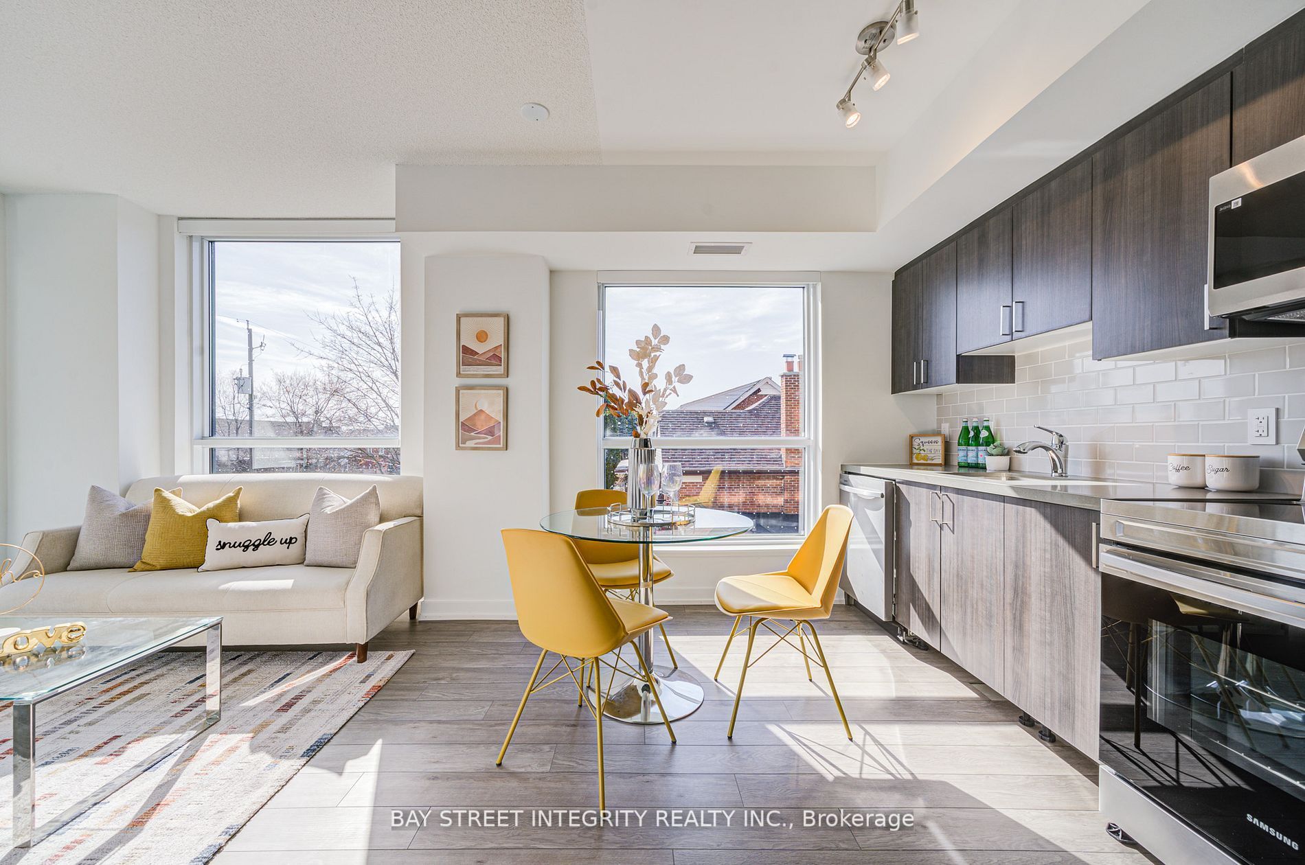 556 Marlee Avenue 205, Toronto, ON M6B 0B1 photo 2