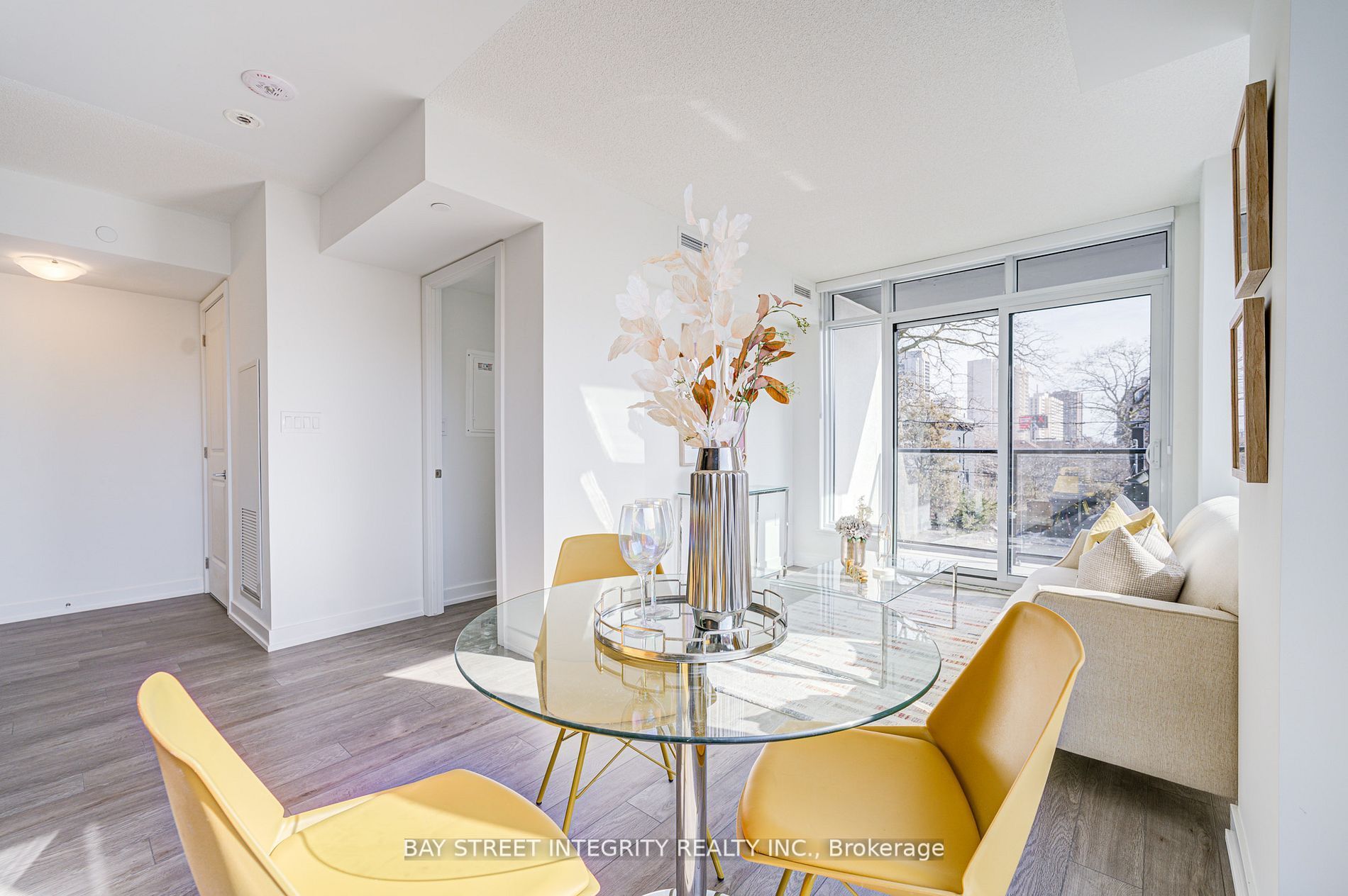 556 Marlee Avenue 205, Toronto, ON M6B 0B1 photo 4