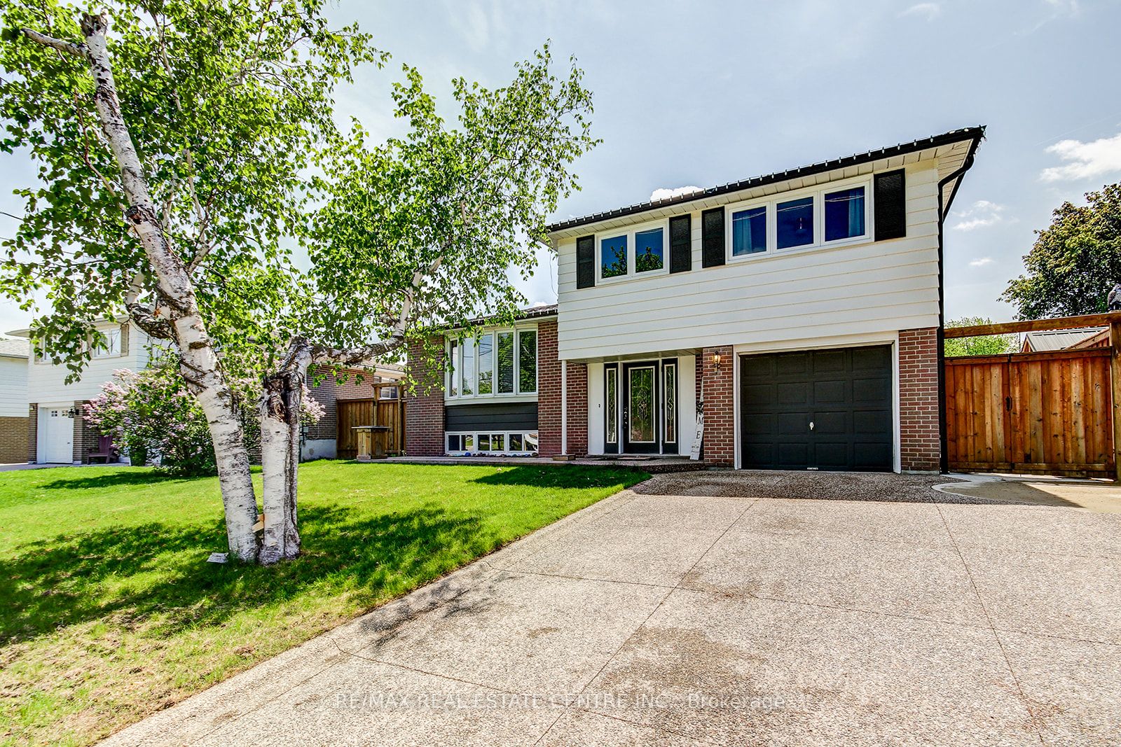 200 DELREX Boulevard, Halton Hills, ON L7G 4E7 photo 3