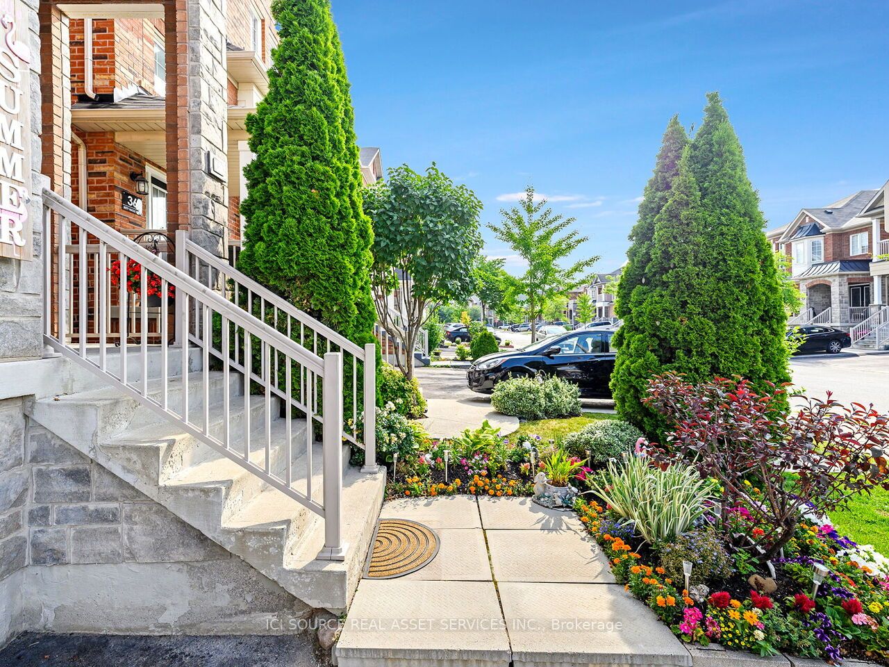 38 Betty Nagle Street, Toronto, ON M9M 0E2 photo 3