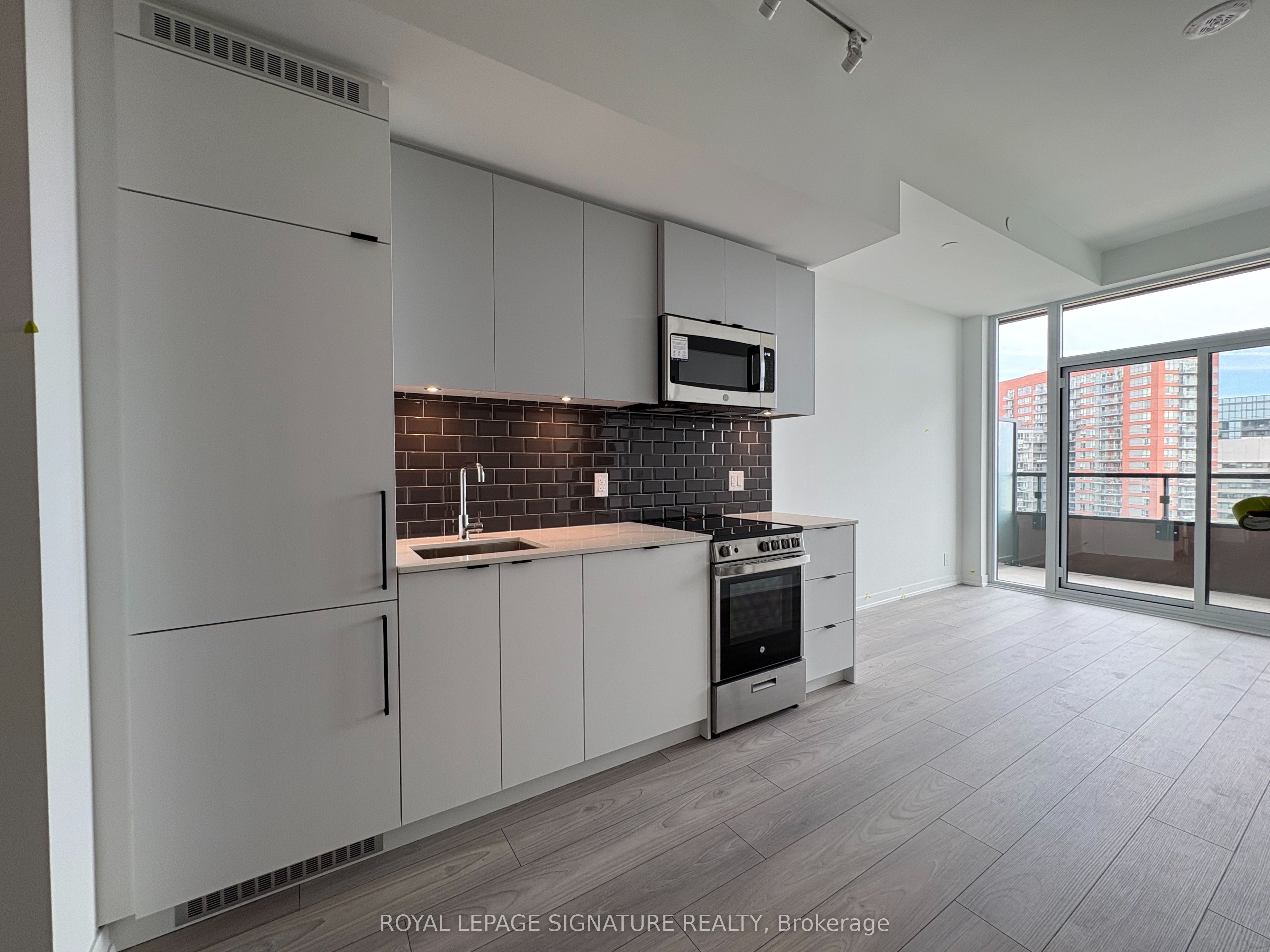 285 Dufferin Street 1108, Toronto, ON M6K 0J2