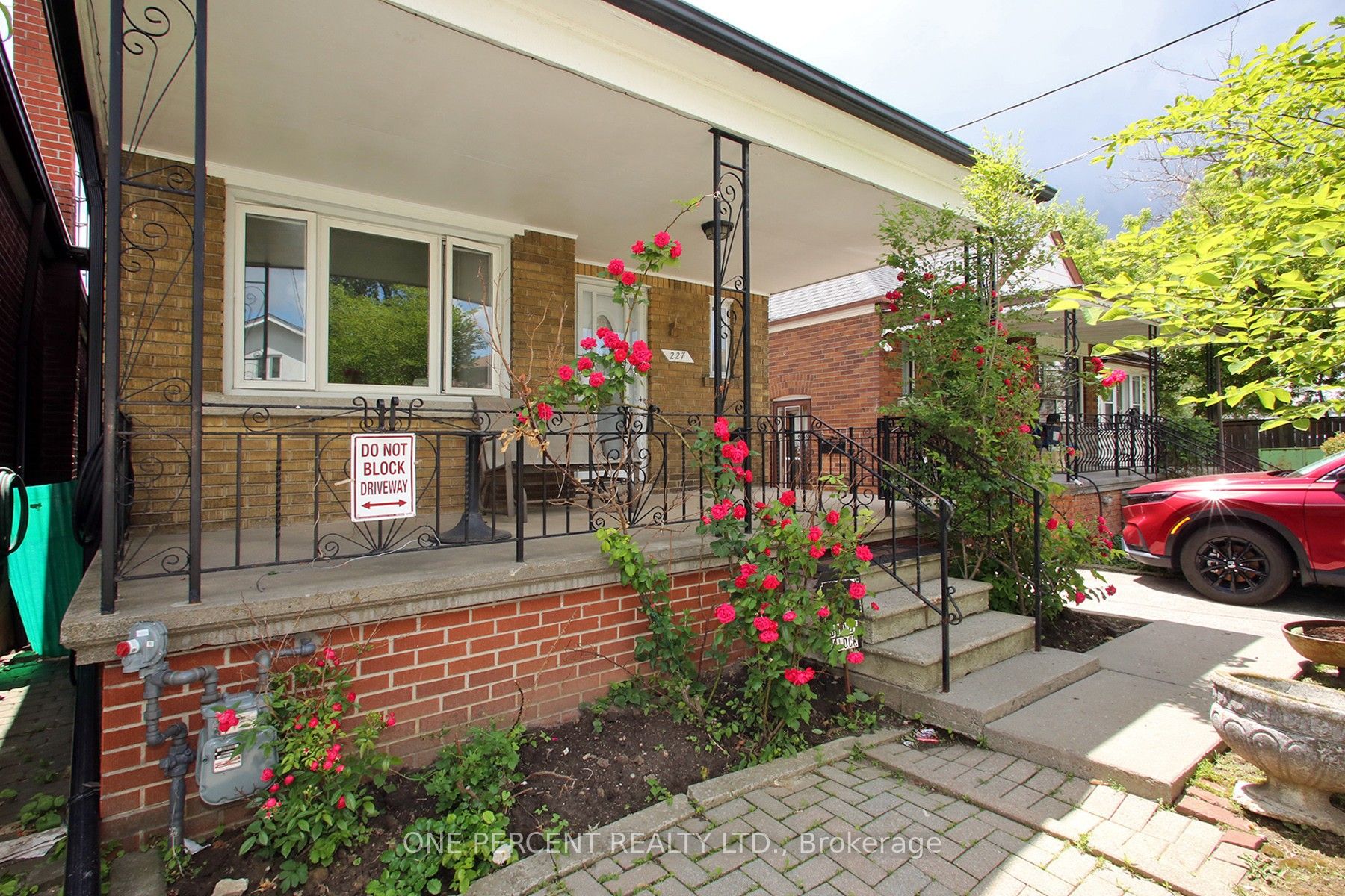 227 Livingstone Avenue, Toronto, ON M6E 2M3 photo 2