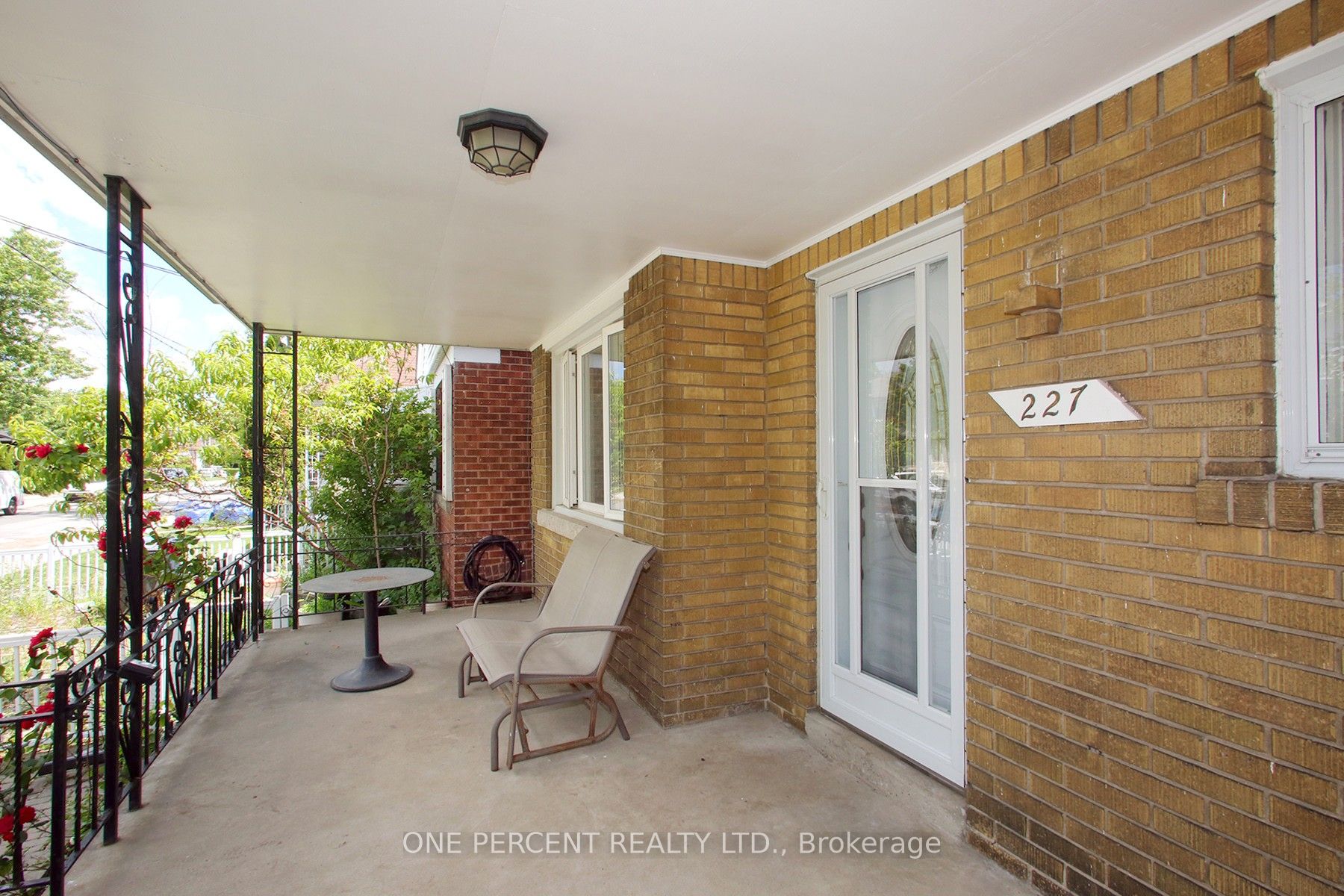 227 Livingstone Avenue, Toronto, ON M6E 2M3 photo 3
