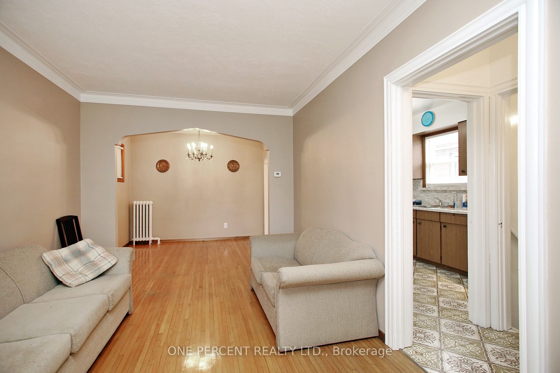 227 Livingstone Avenue, Toronto, ON M6E 2M3 photo 4