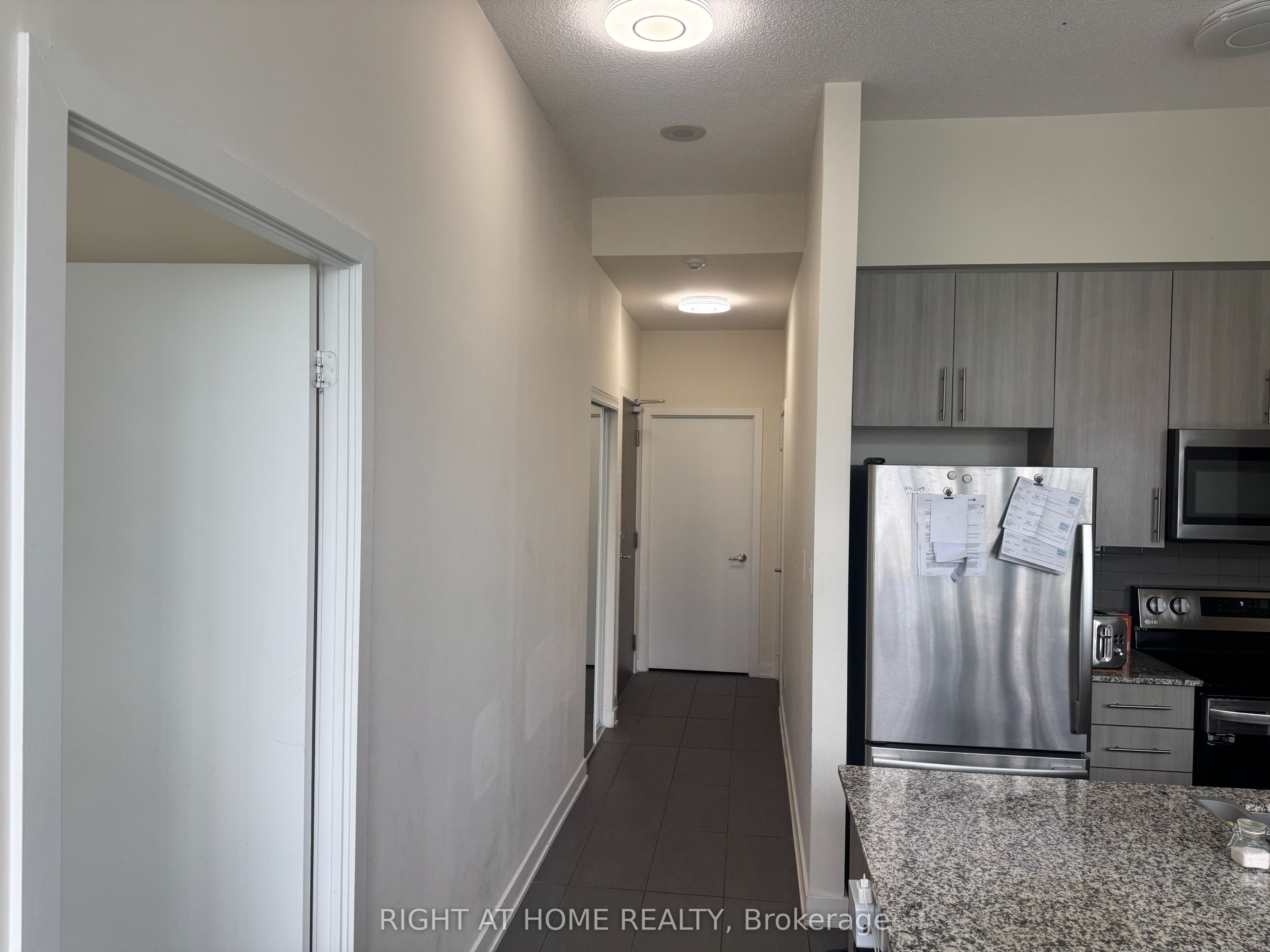 4099 Brickstone Mews 708, Mississauga, ON L5B 0G2 photo 4