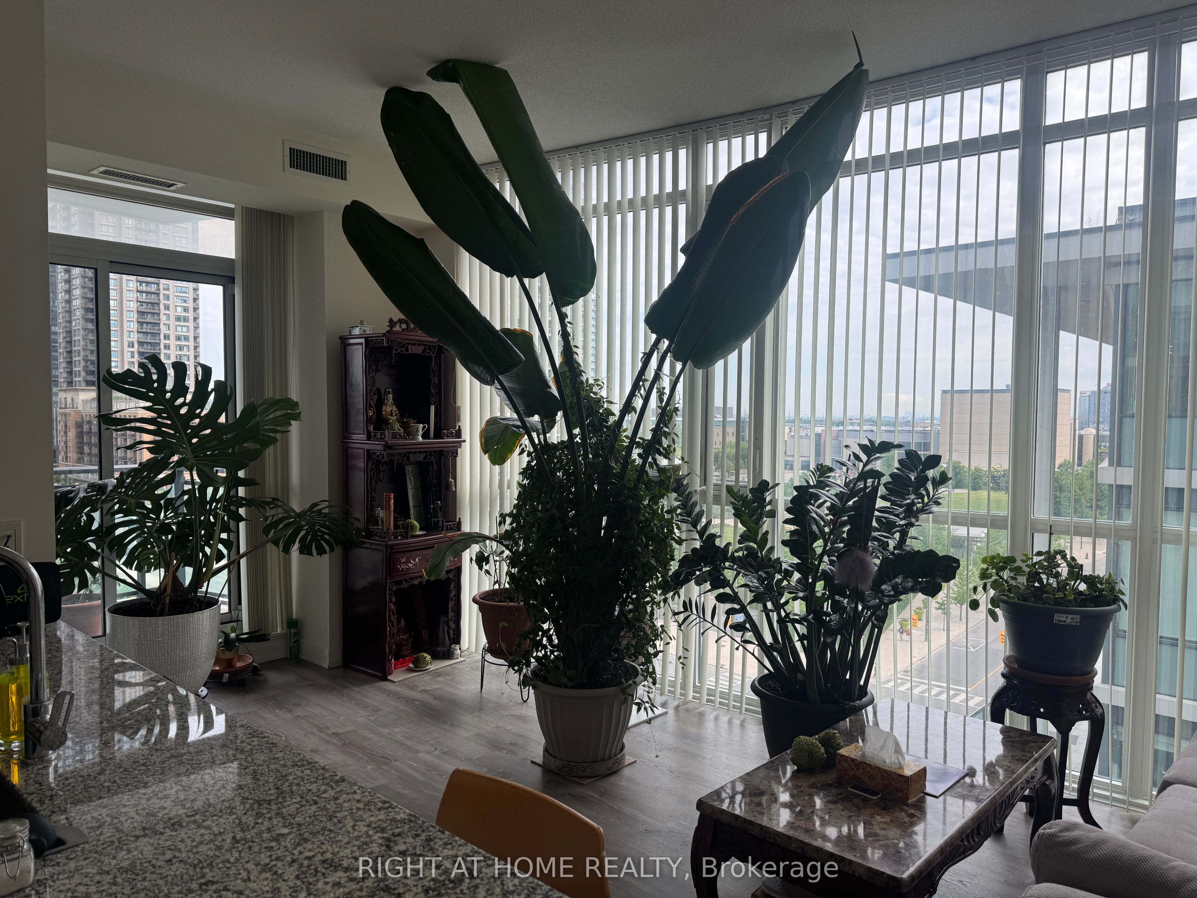 4099 Brickstone Mews 708, Mississauga, ON L5B 0G2 photo 5