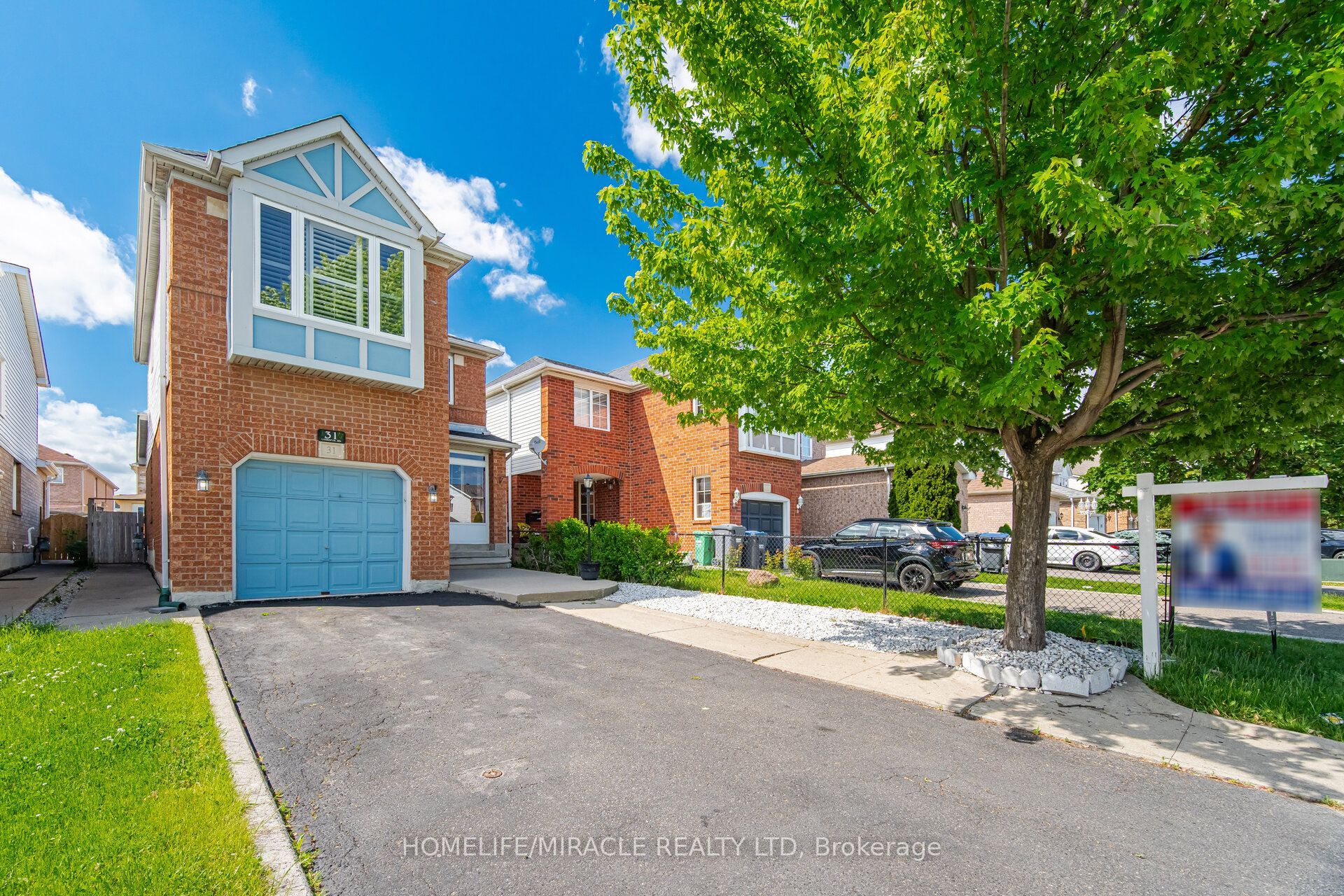 31 Larkspur Road, Brampton, ON L6R 1W8 photo 2