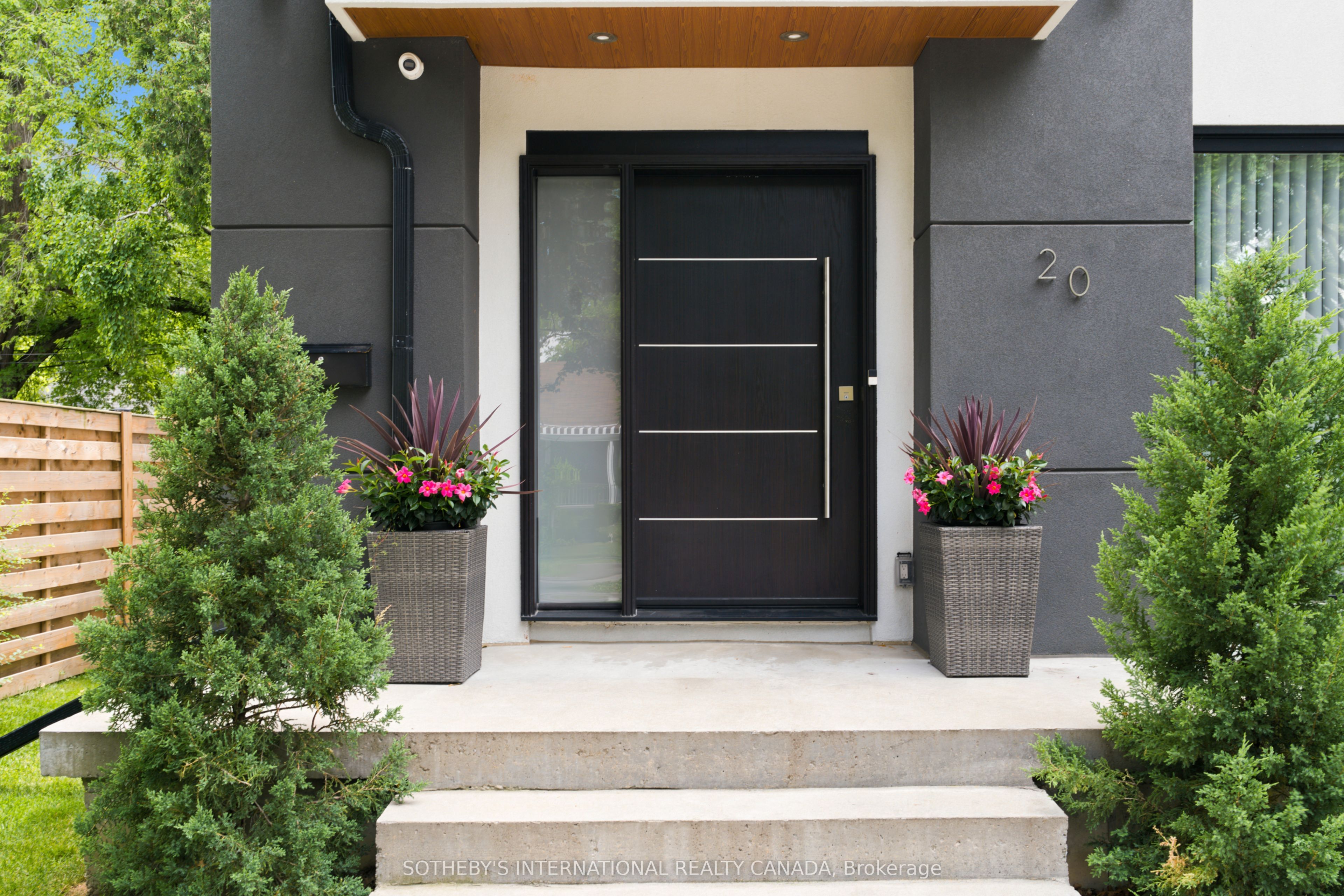 20 Uno Drive, Toronto, ON M8Z 3N6 photo 4