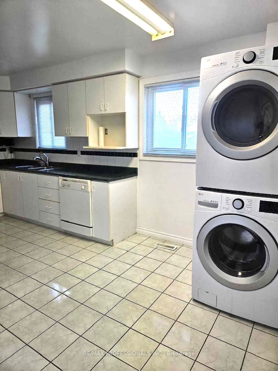 78 Marchbank Crescent MAIN, Brampton, ON M6S 3B1 photo 2