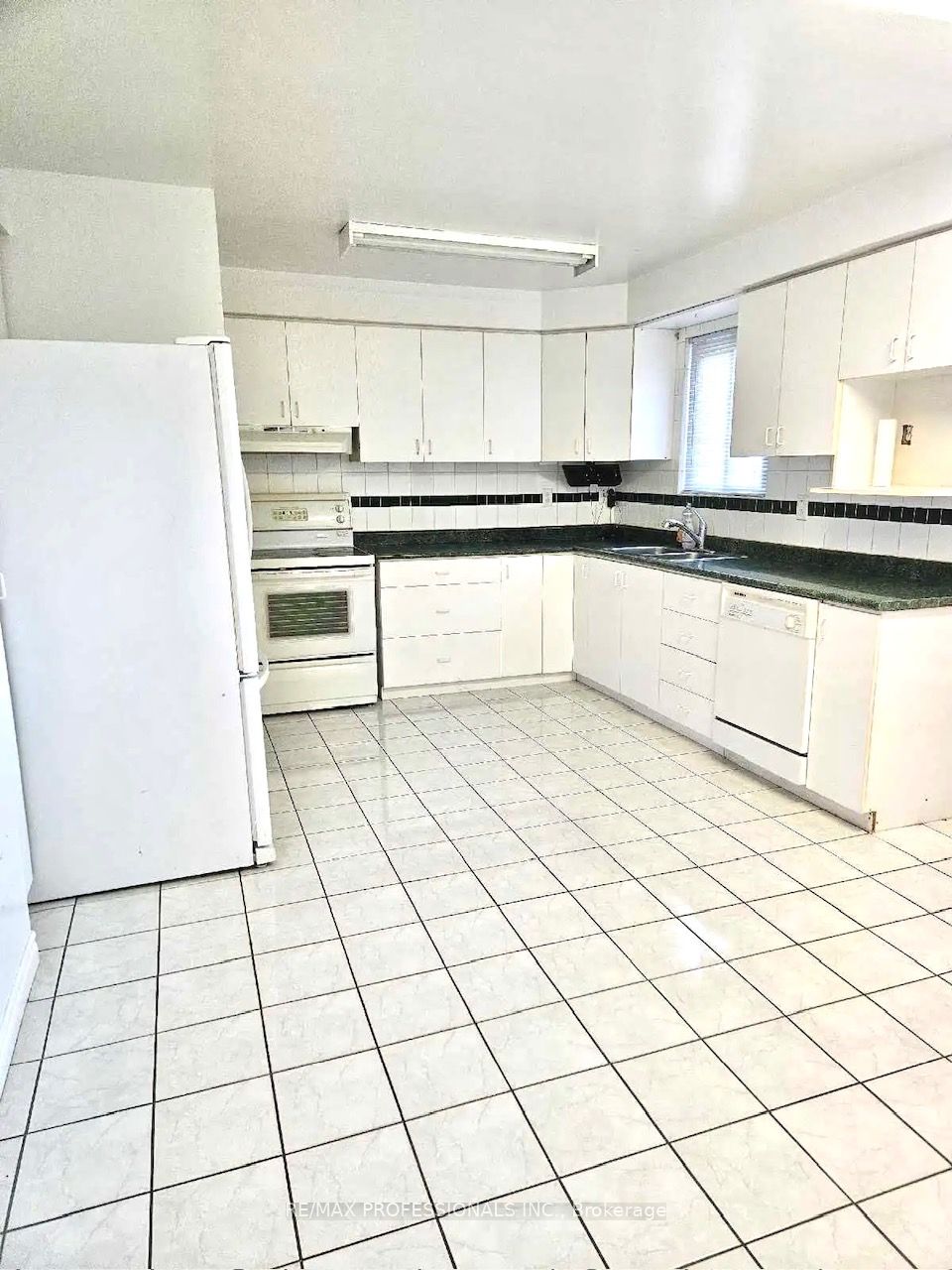 78 Marchbank Crescent MAIN, Brampton, ON M6S 3B1 photo 3