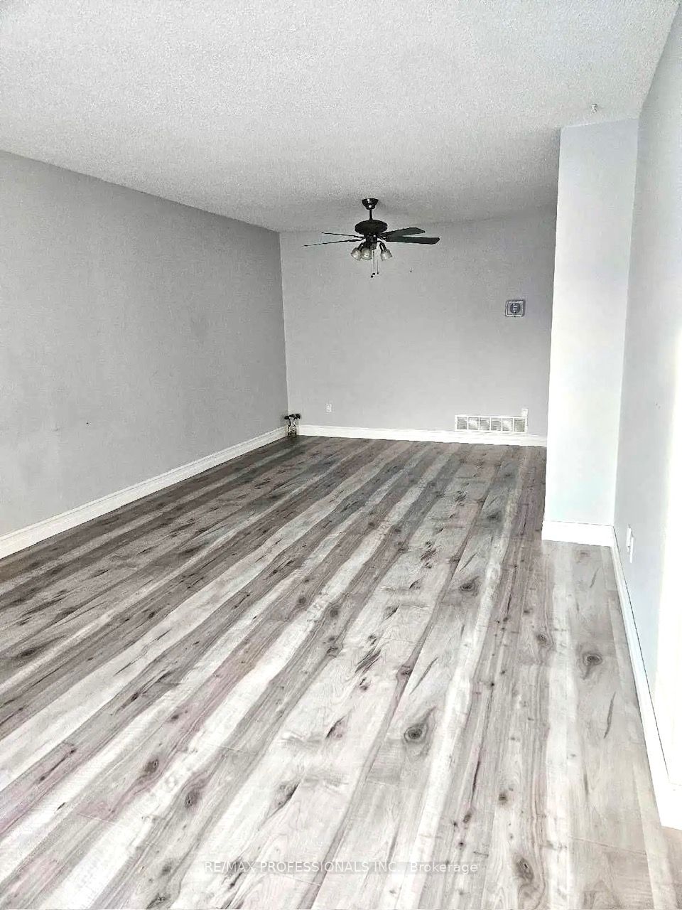 78 Marchbank Crescent MAIN, Brampton, ON M6S 3B1 photo 4
