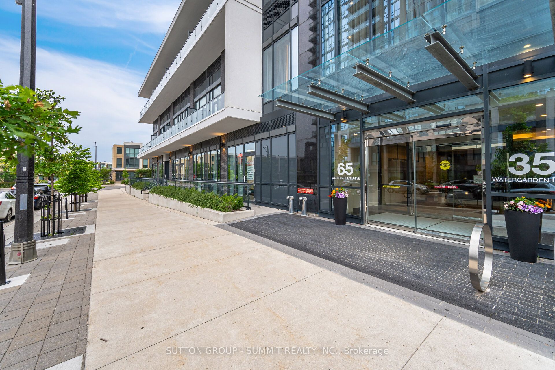 35 Watergarden Drive 1814, Mississauga, ON L5R 0G8