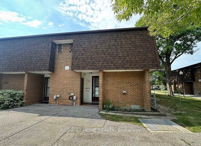 16 Litchfield Court 115, Toronto, ON M9V 2A8