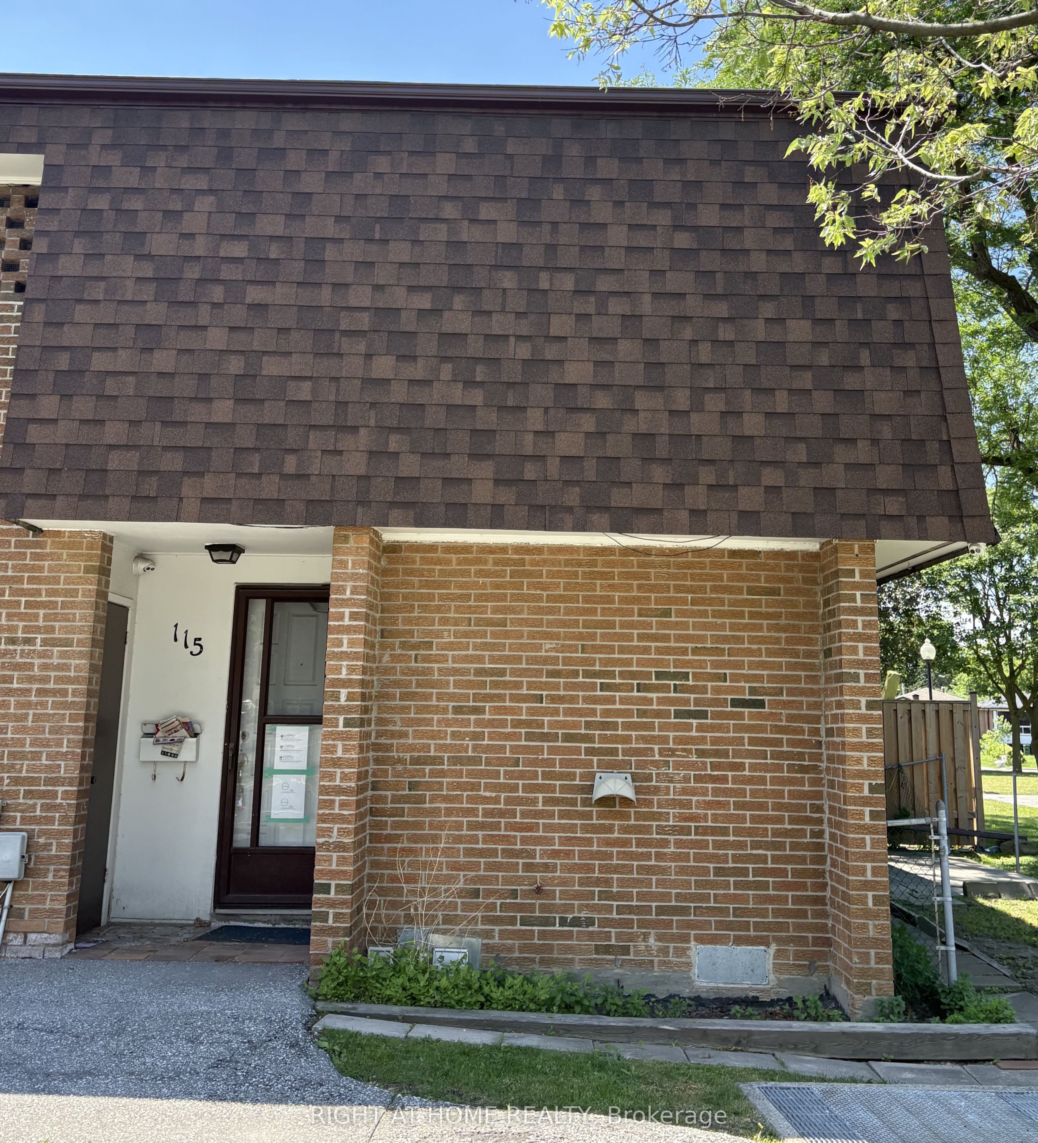 16 Litchfield Court 115, Toronto, ON M9V 2A8 photo 2