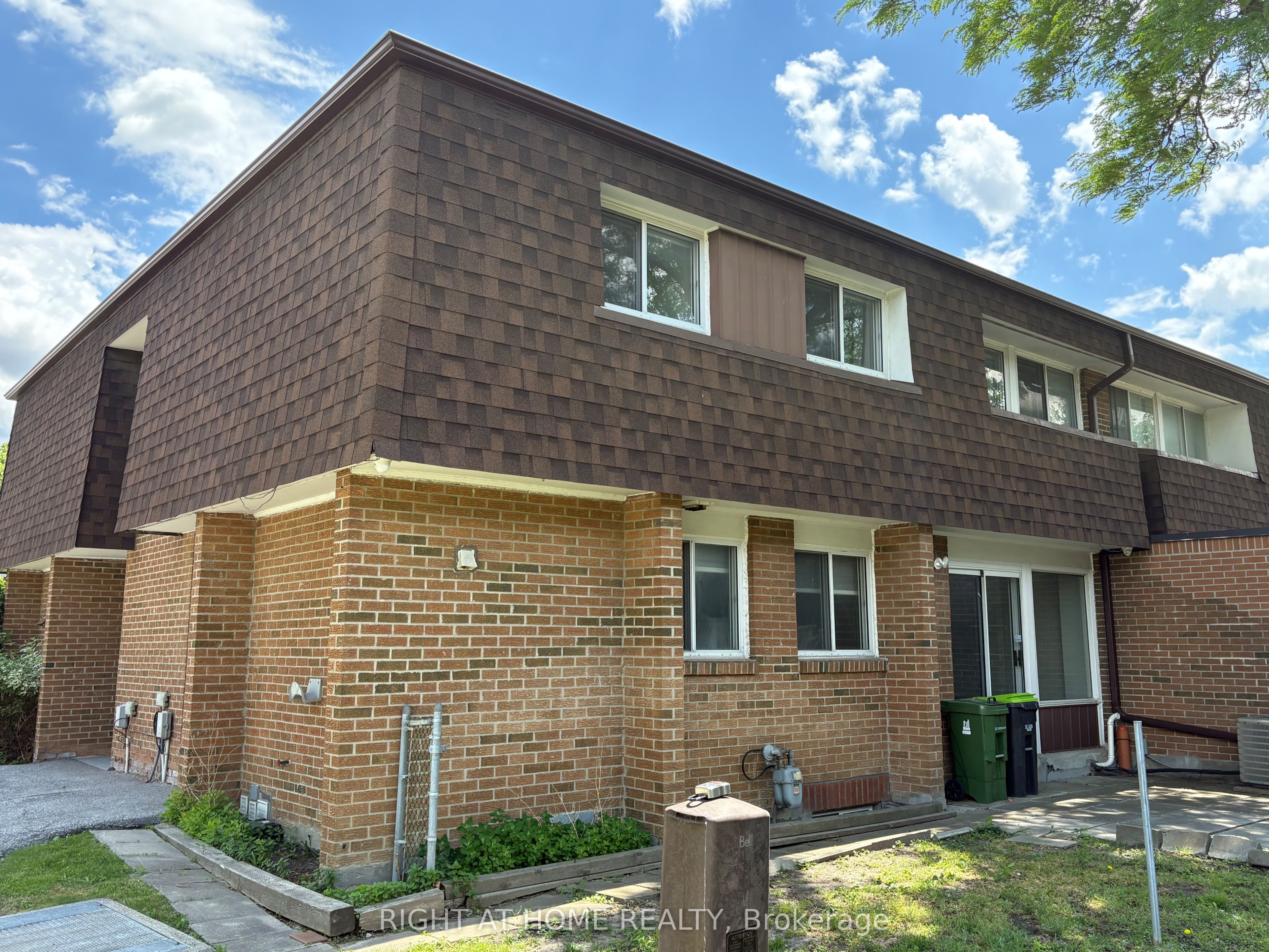 16 Litchfield Court 115, Toronto, ON M9V 2A8 photo 3