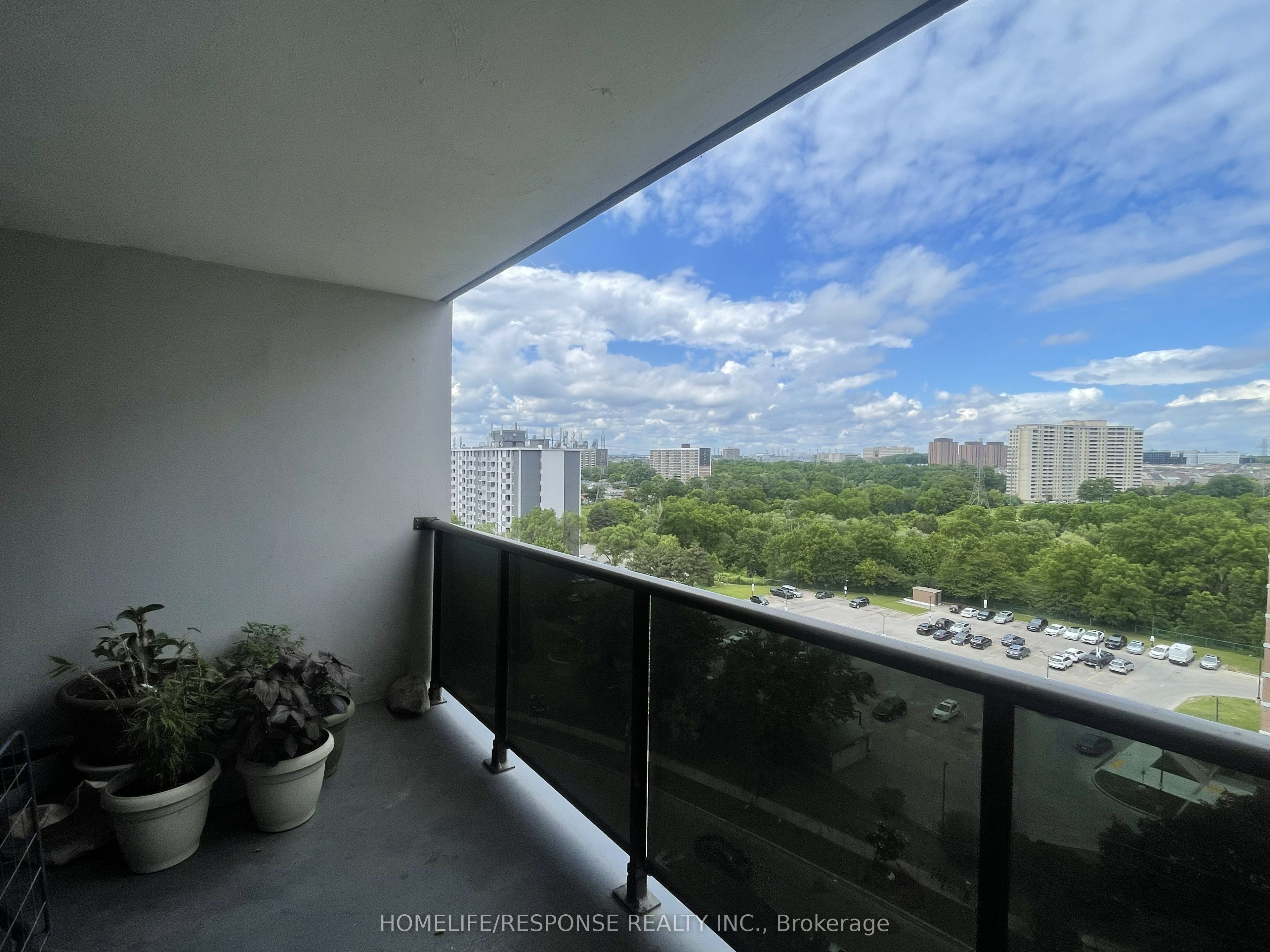 10 TOBERMORY Drive 1203, Toronto, ON M3N 2Y5 photo 2