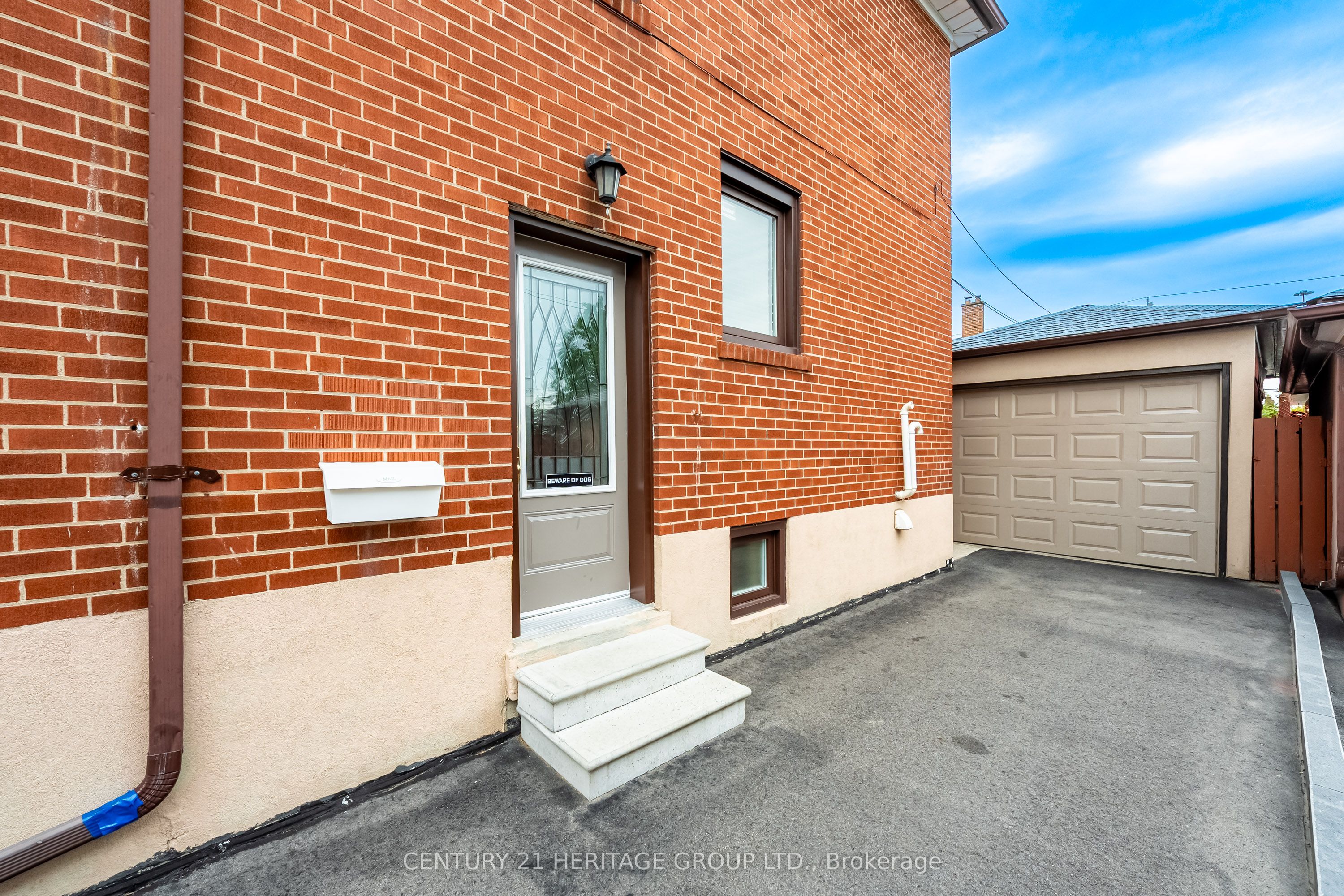 19 Lantos Court, Toronto, ON M3M 1G4 photo 4