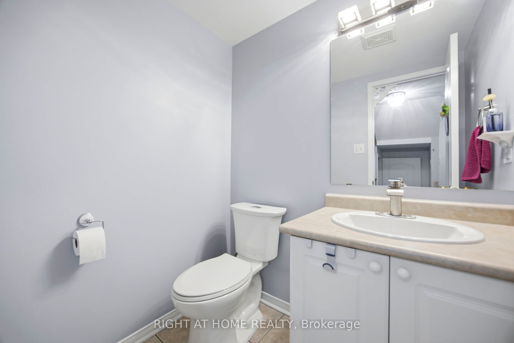 1064 Pepperidge Cross, Mississauga, ON L5W 1J5 photo 4