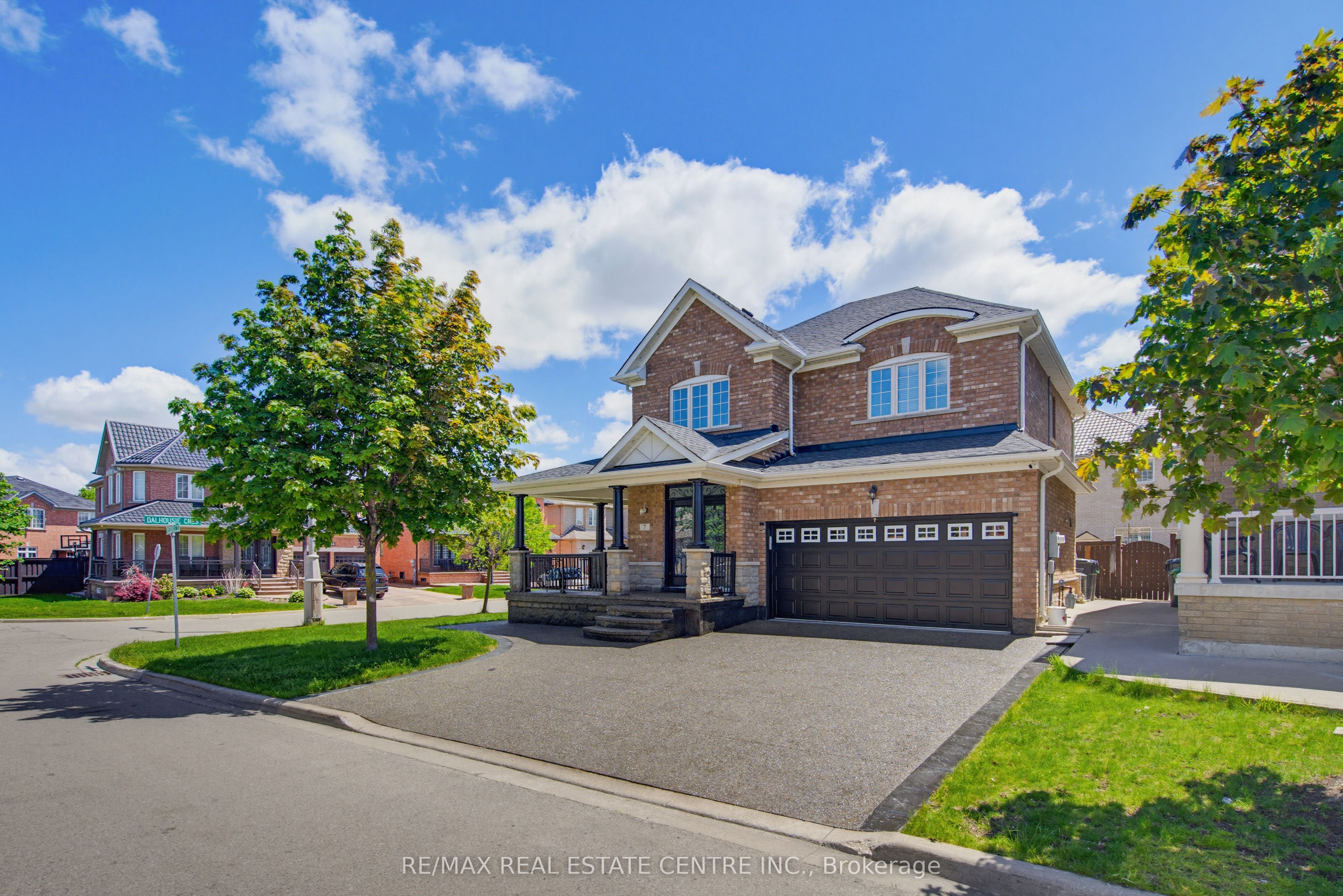 7 Resserville Street, Brampton, ON L6R 0N5 photo 2