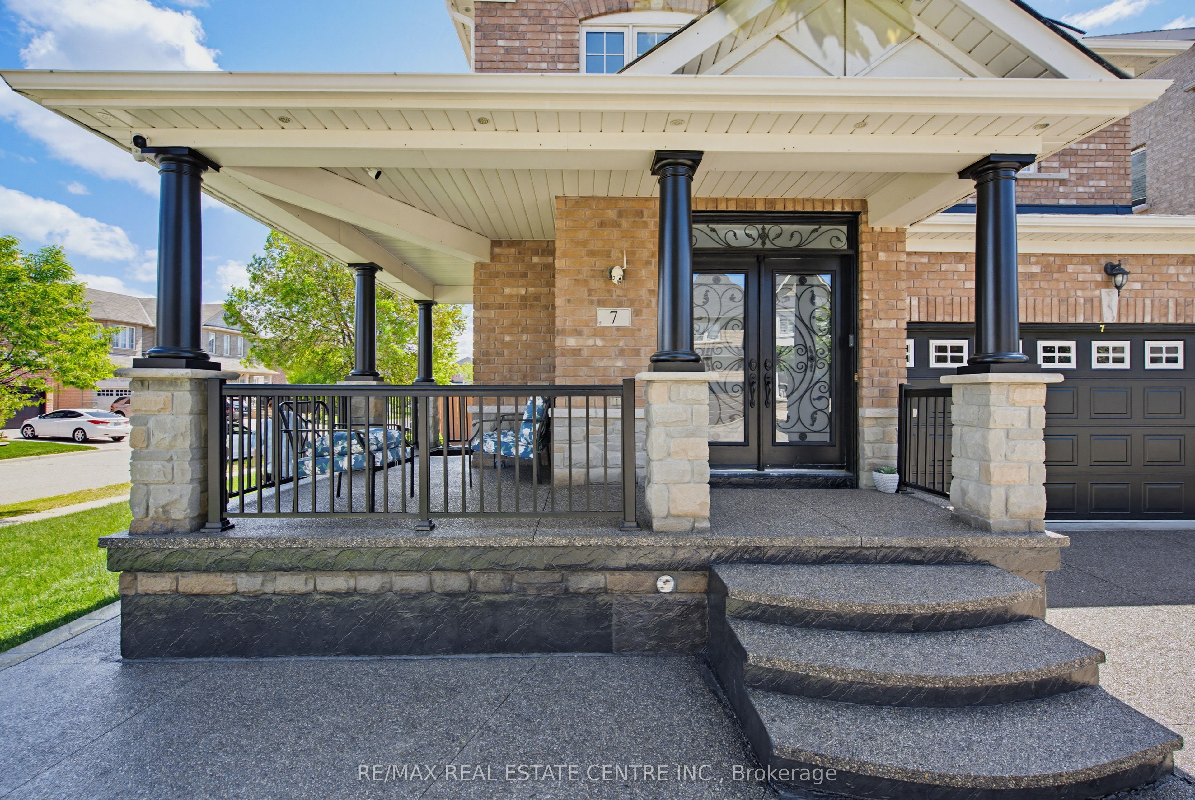 7 Resserville Street, Brampton, ON L6R 0N5 photo 3