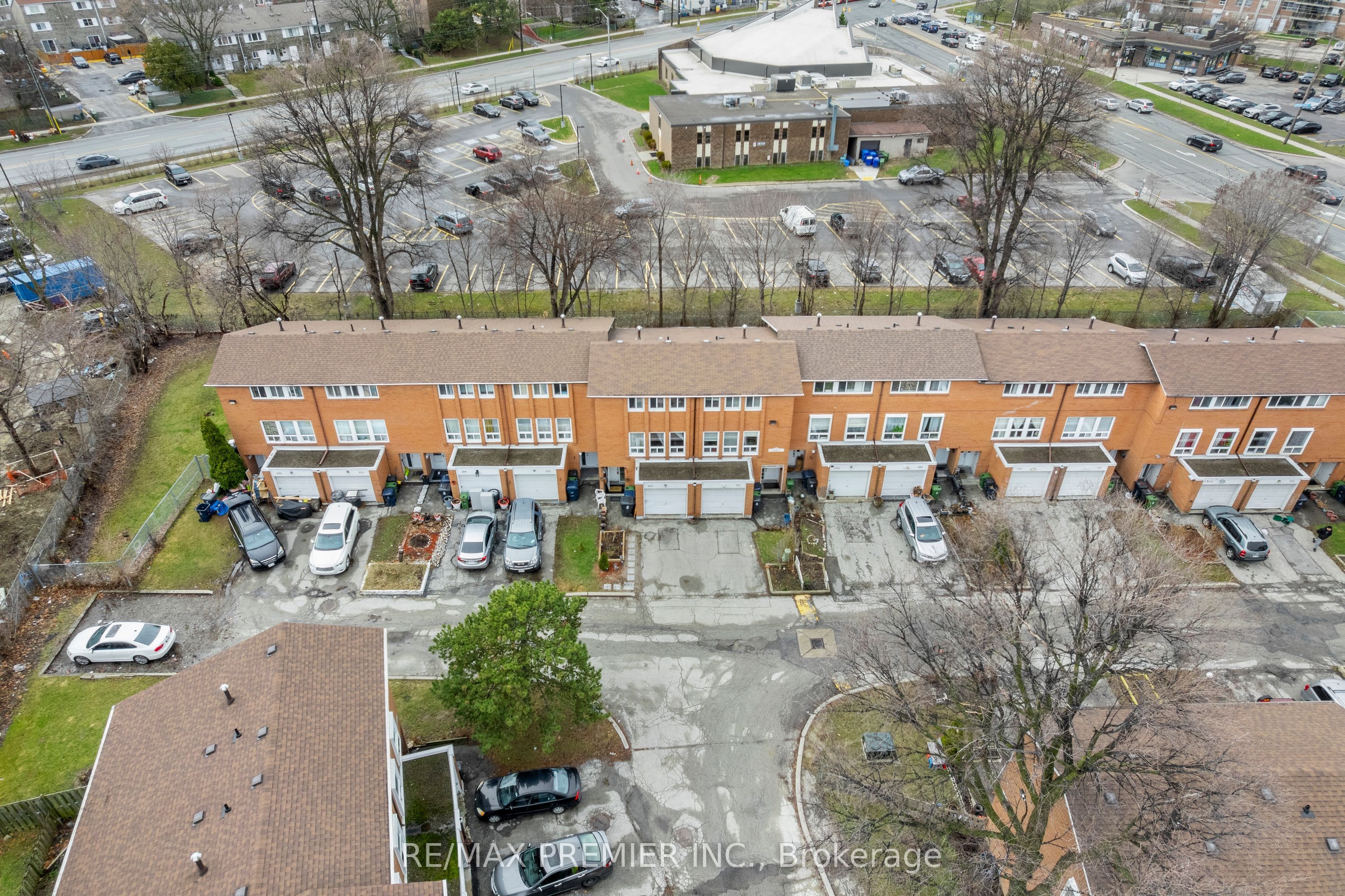 1605 Albion Road 292, Toronto, ON M9V 1B6 photo 2