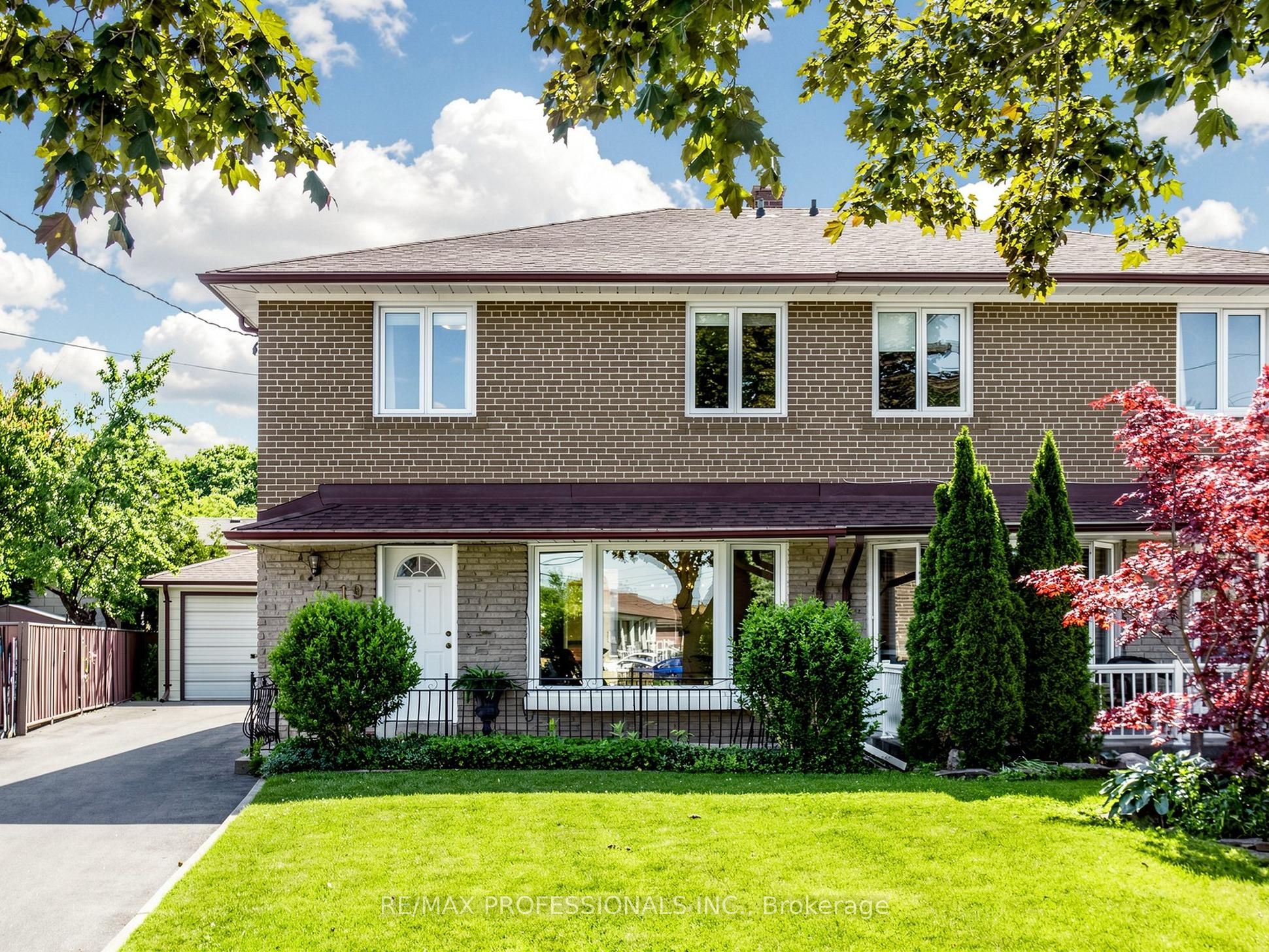 19 Davelayne Road, Toronto, ON M9M 2A6 photo 3