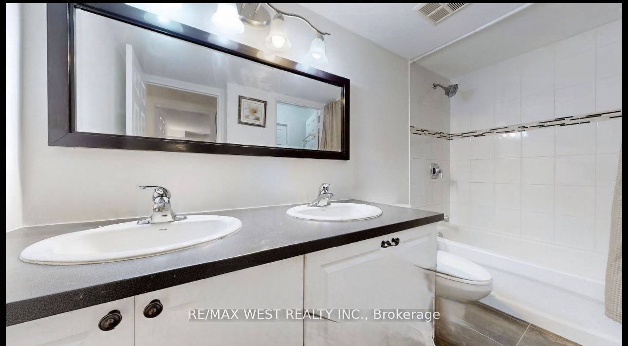 40 Panorama Court 106, Toronto, ON M9V 4M1 photo 4