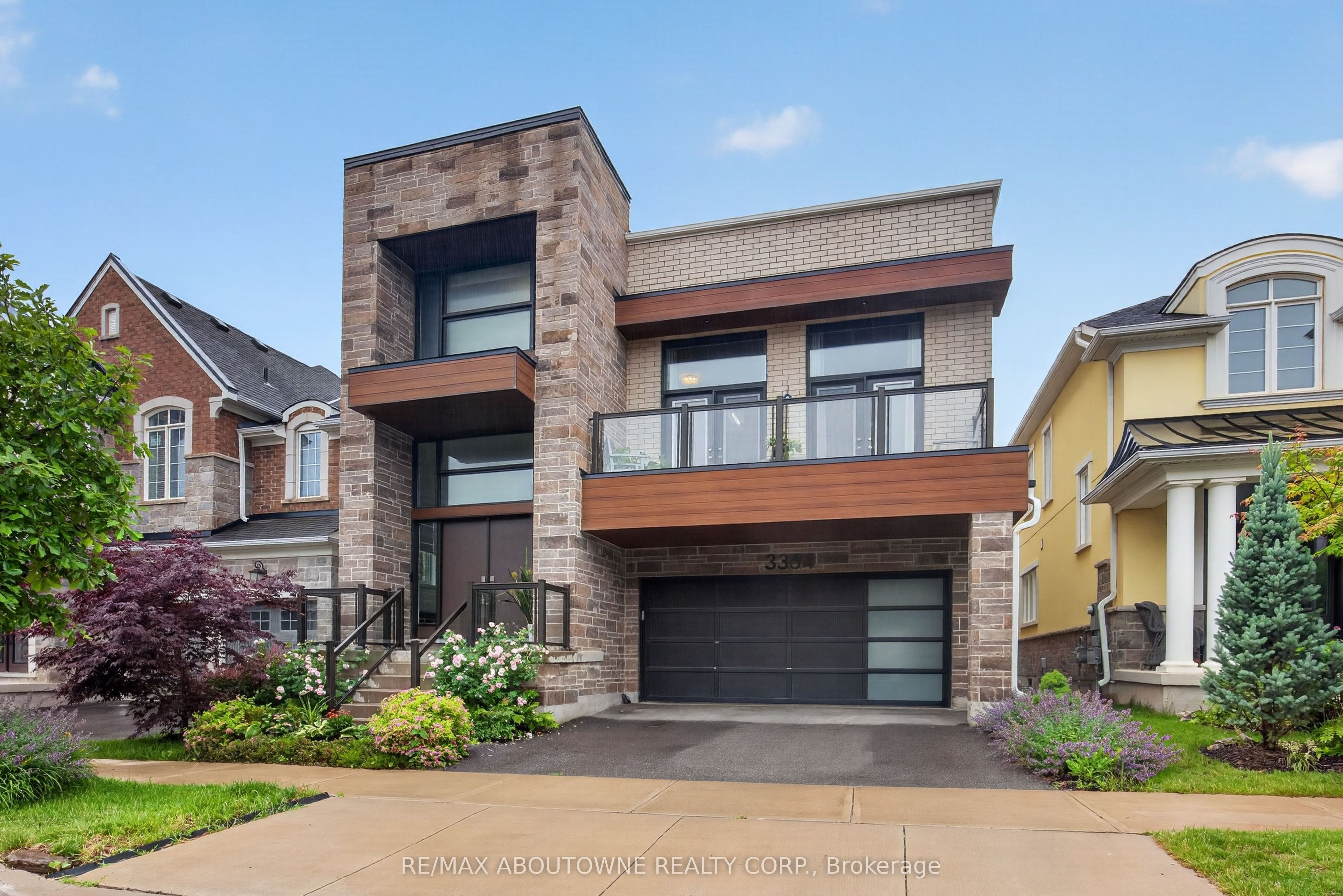 3364 Vernon Powell Drive, Oakville, ON L6H 0Y3 photo 2