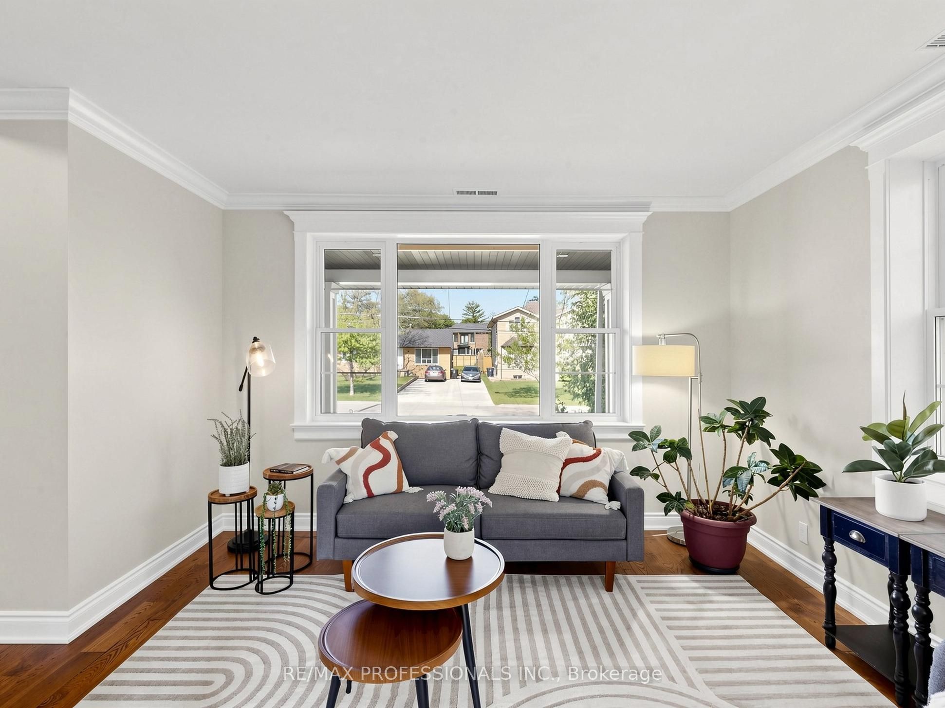 25 Waltham Drive, Toronto, ON M9V 1S6 photo 2