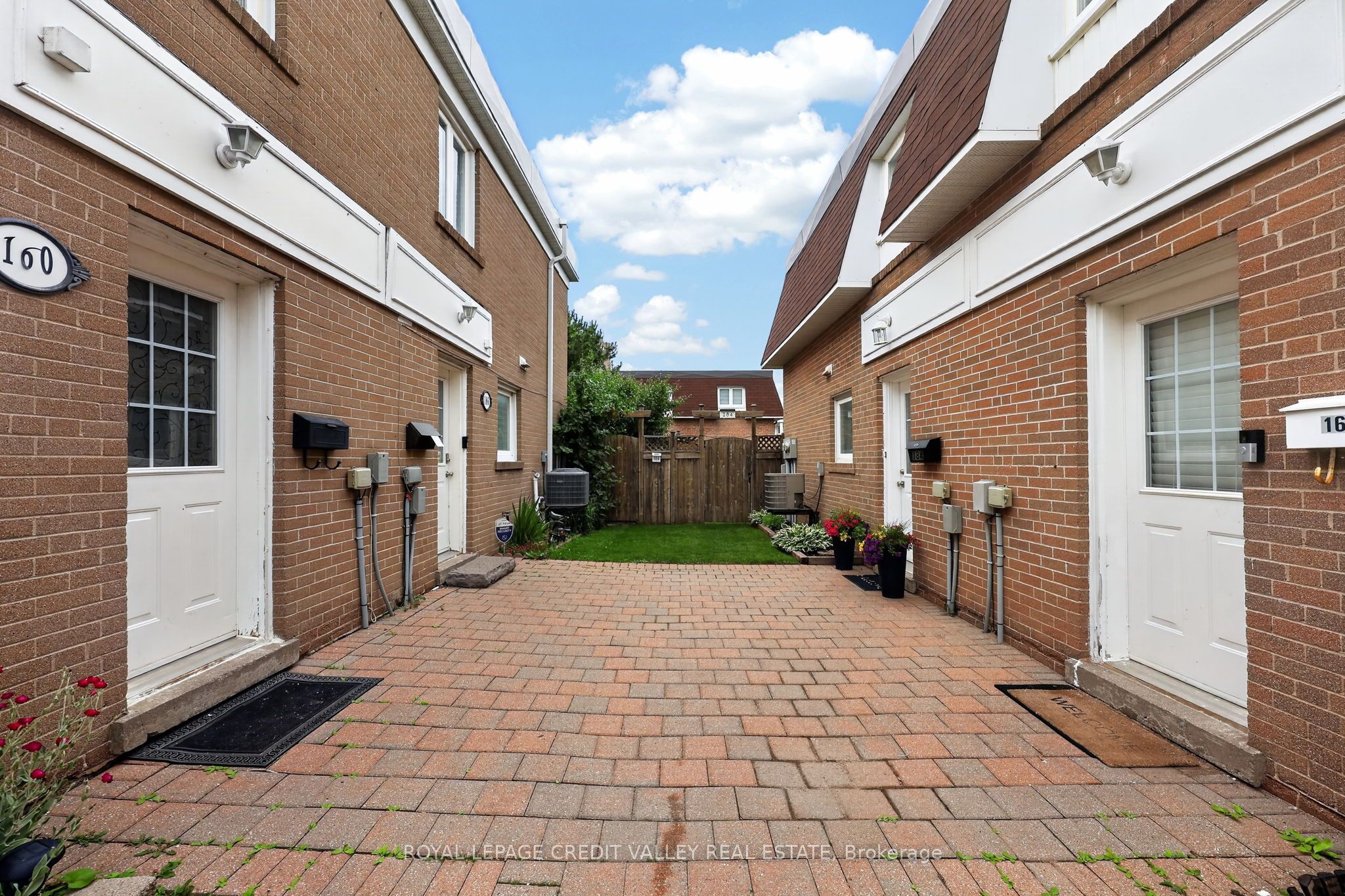 184 Town House Crescent 184, Brampton, ON L6W 3C6 photo 5