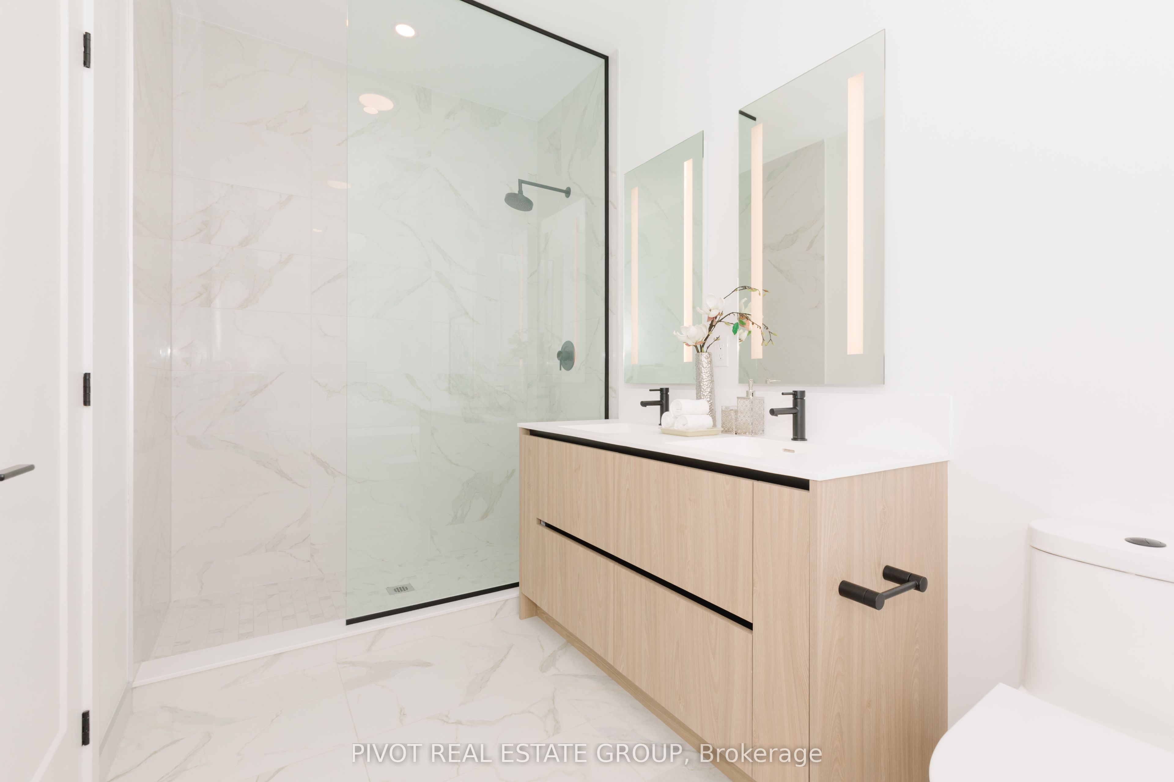 35 Lou Parsons Way 64, Mississauga, ON L5H 0B2 photo 5