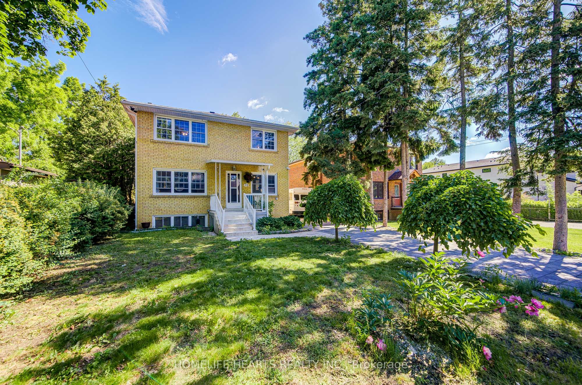 23 Broadview Avenue, Mississauga, ON L5H 2S8 photo 2