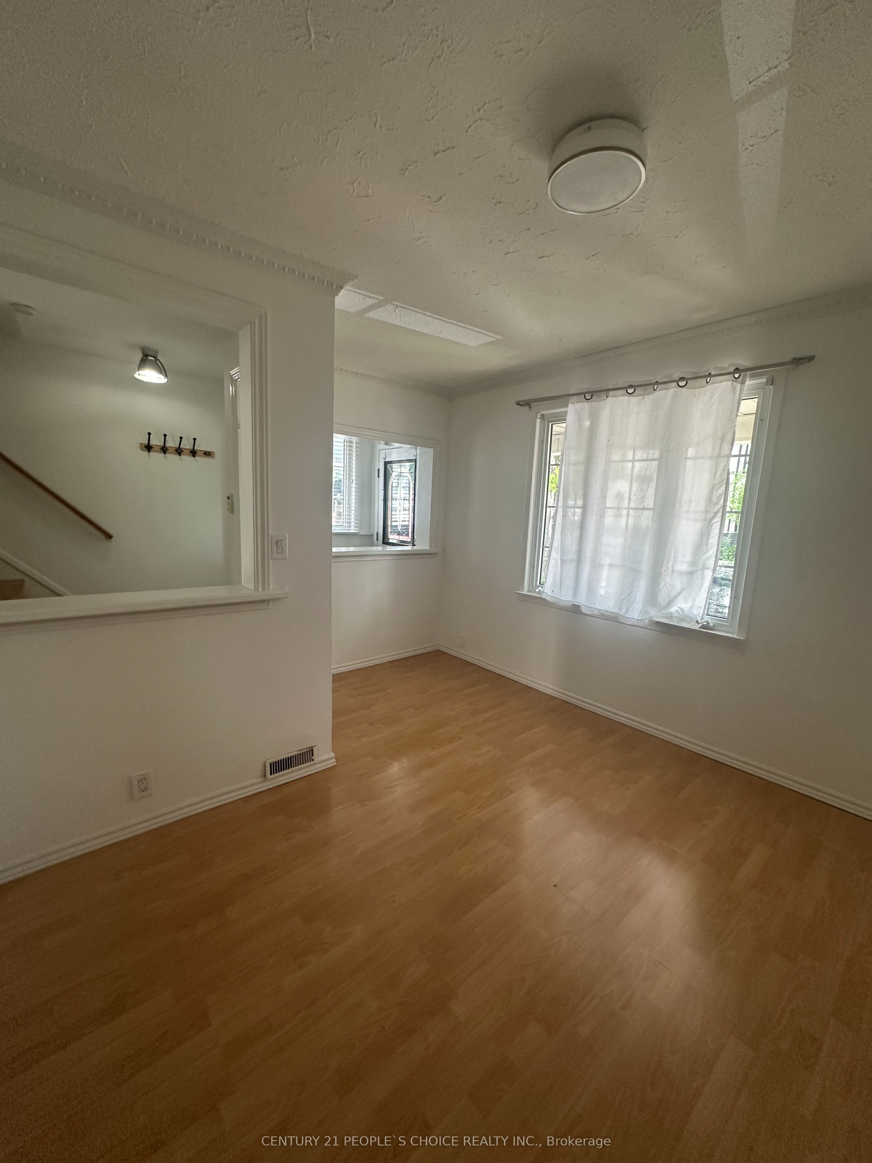98 Chambers Avenue, Toronto, ON M6N 3M2 photo 2