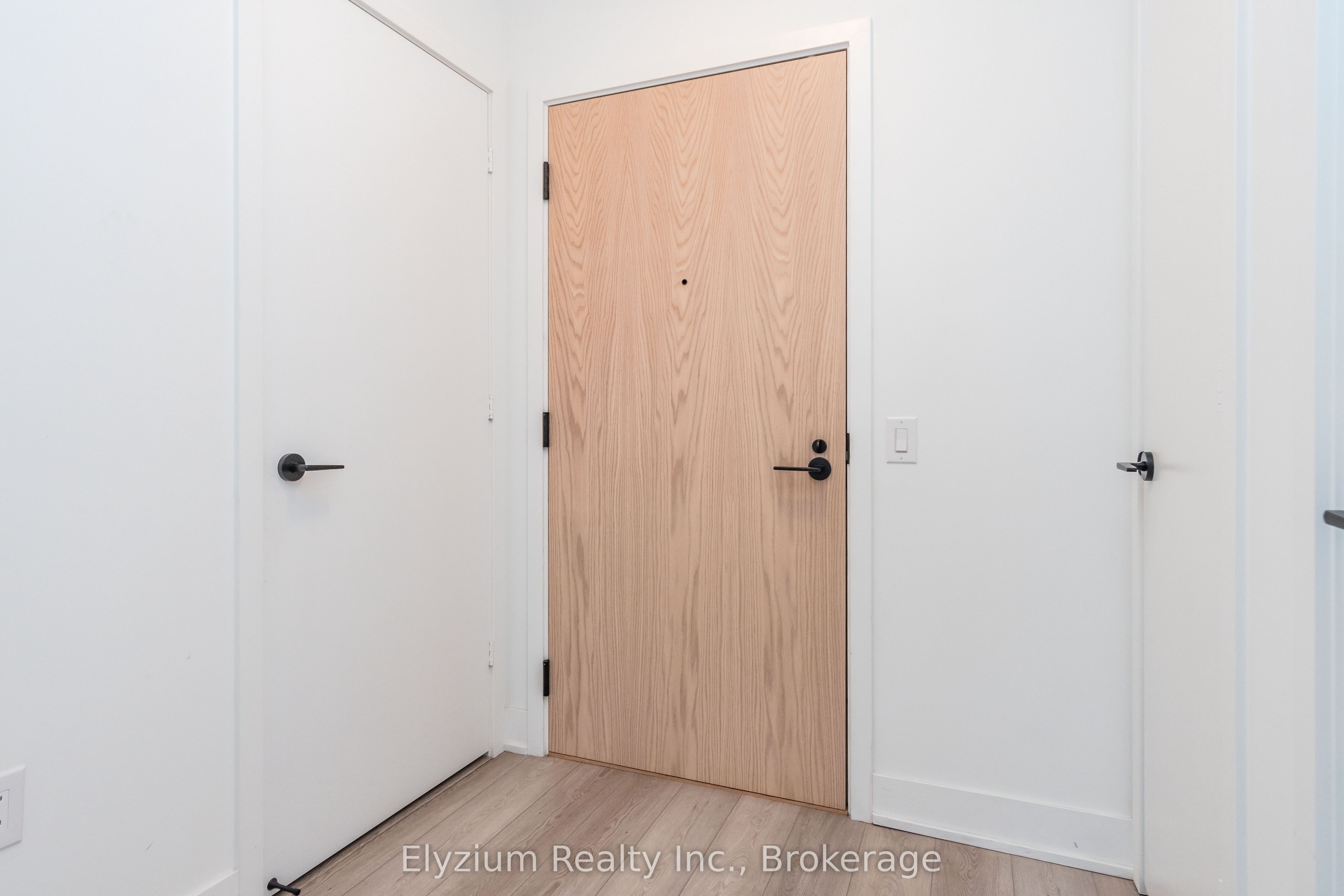 50 George Butchart Drive 112, Toronto, ON M3K 0C9 photo 3