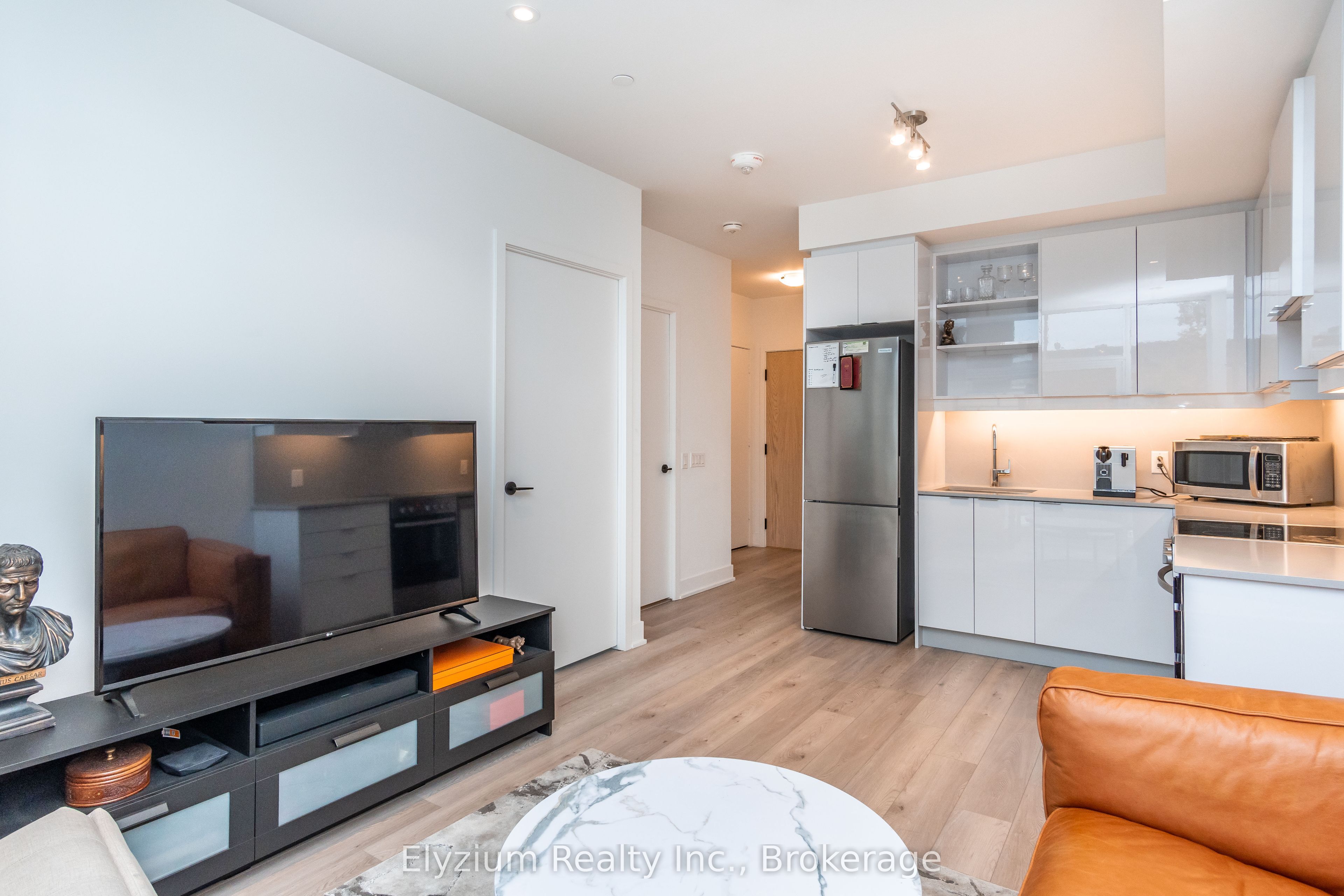 50 George Butchart Drive 112, Toronto, ON M3K 0C9 photo 4